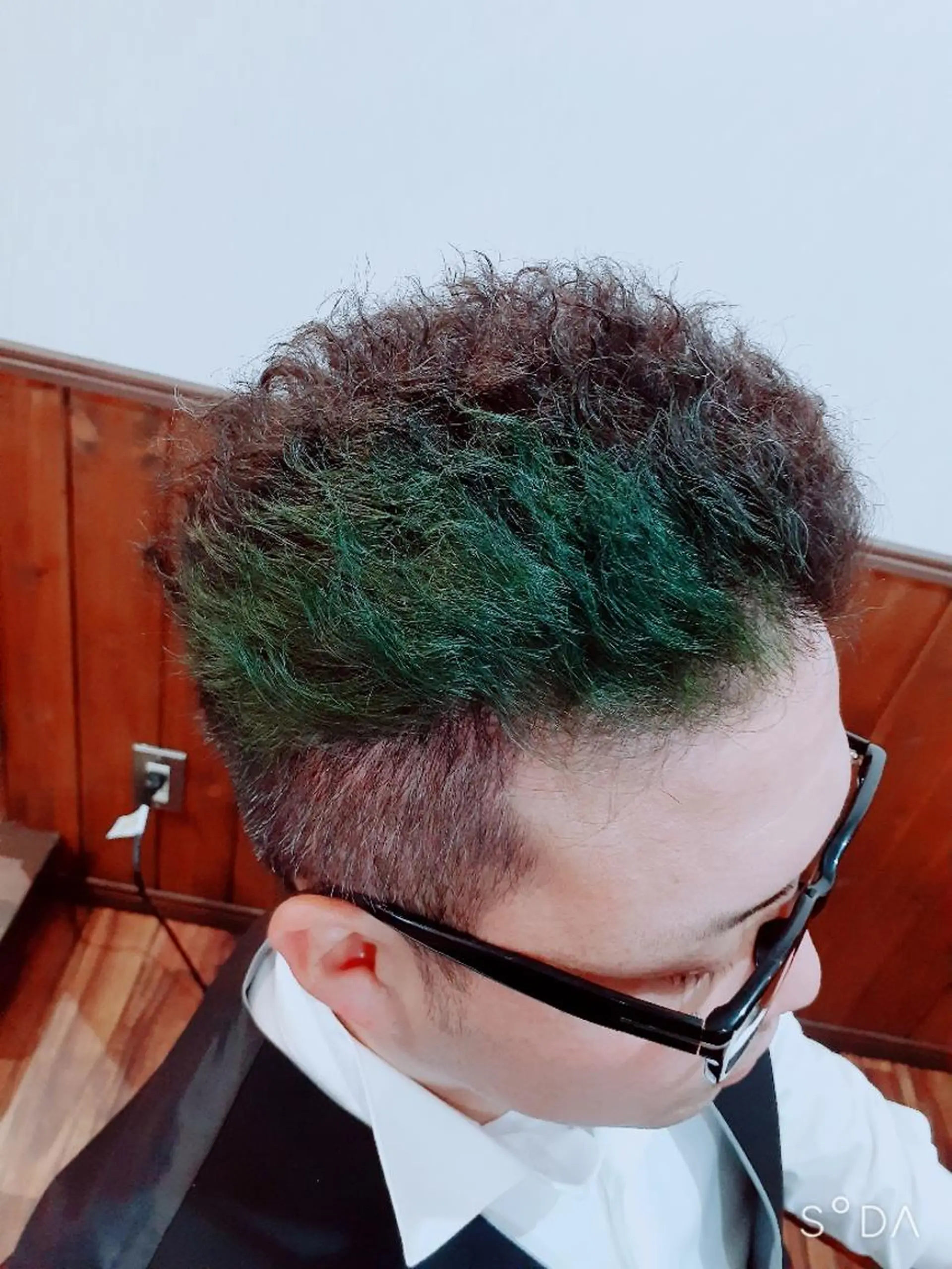 メンズ カラー パーマ メンズパーマ メンズツイストパーマ ツイストパーマ 金城 和将のヘアスタイル
