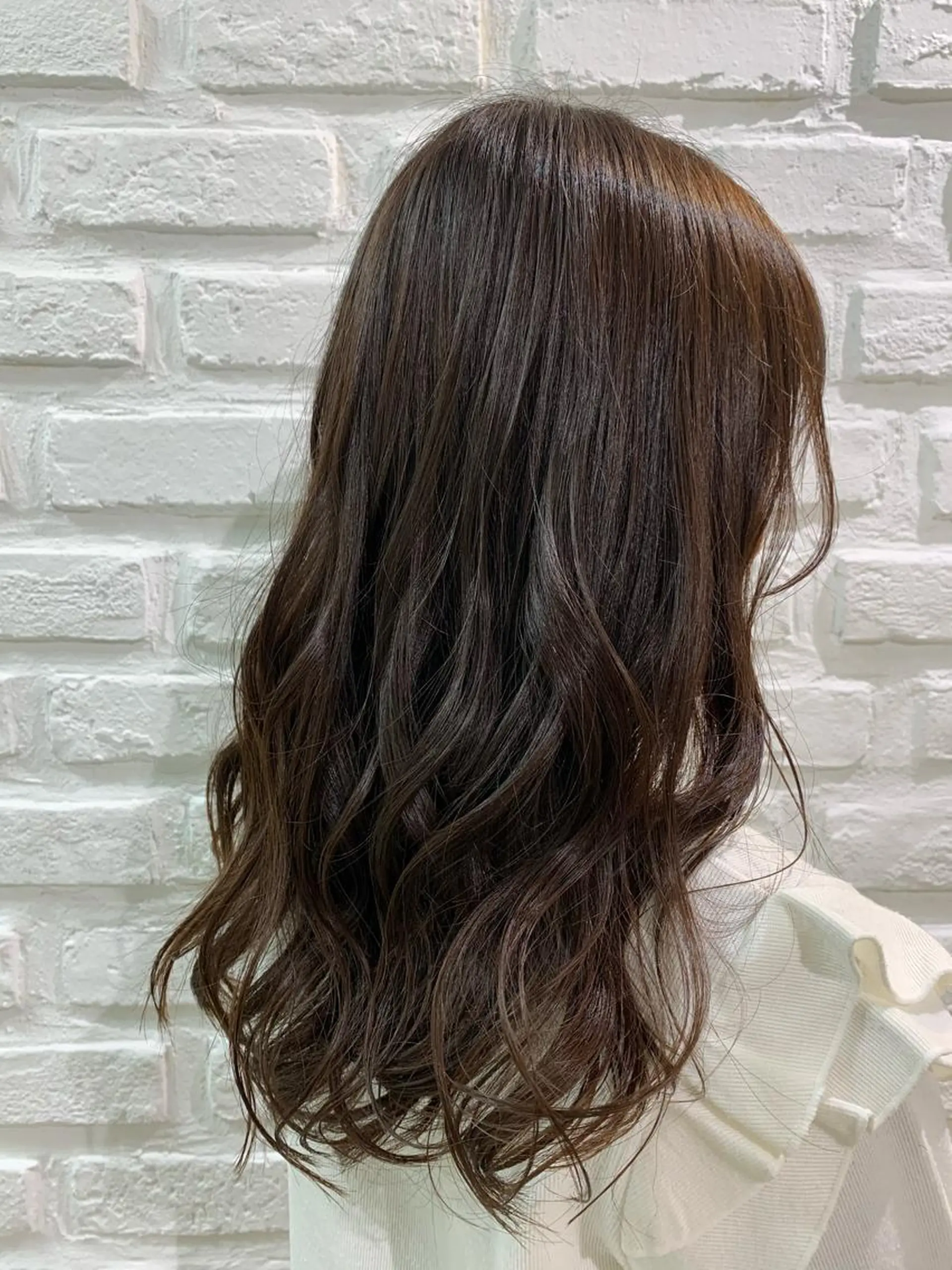 セミロング カラー アッシュ ベージュカラー ブラウンカラー カット ヘアカラー トリートメント メンズ縮毛矯正🦊ハ イトーン　RYOKAのヘアスタイル