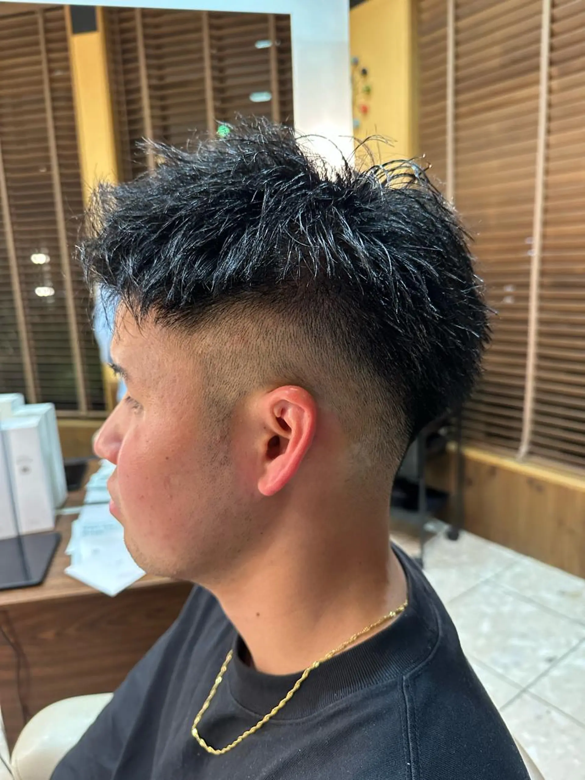 メンズ カット ヘッドスパ 倉持 誠也　フェザーパーマのヘアスタイル
