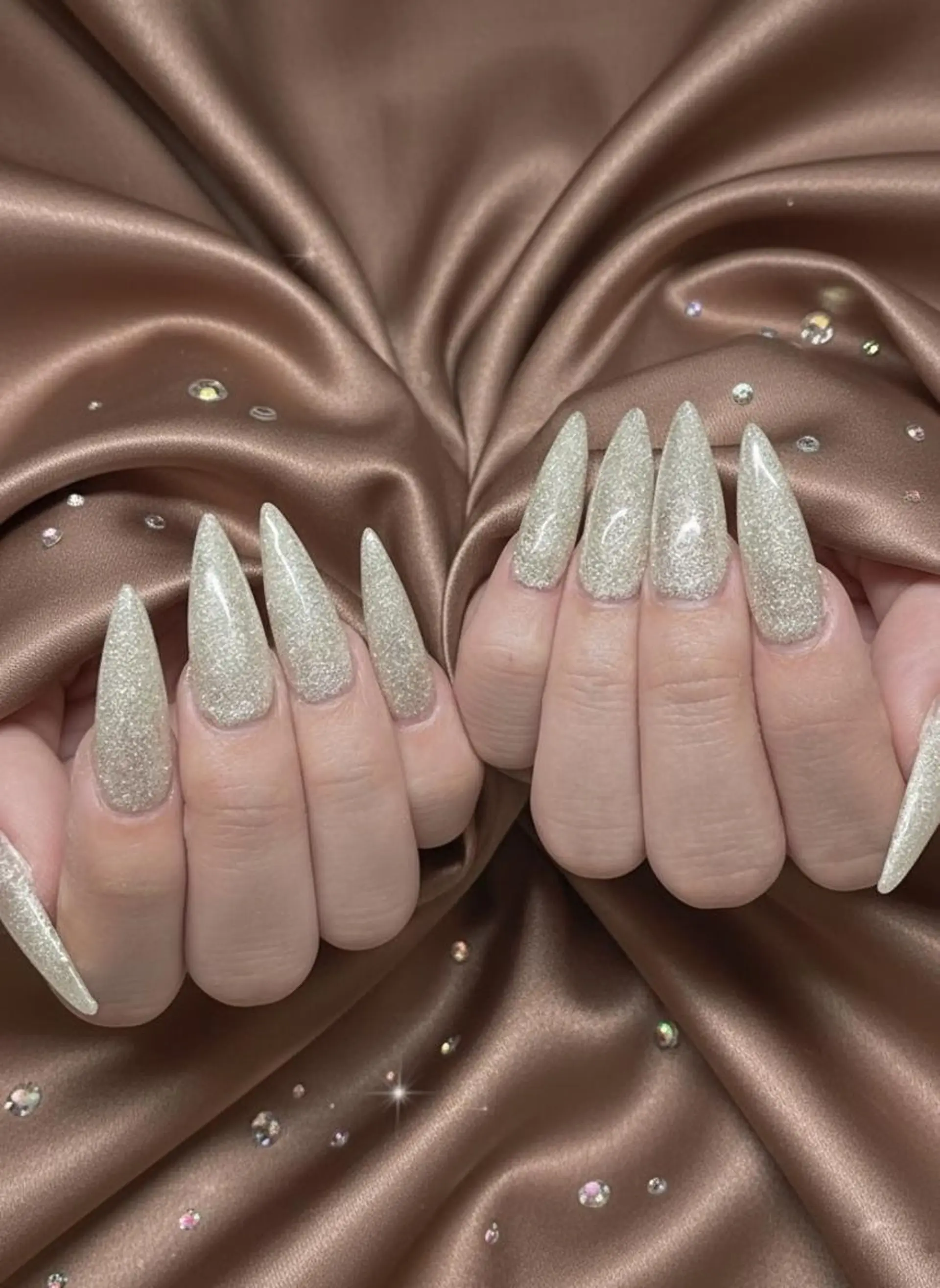 ネイル 長さ出し 韓国ネイル ラメ(グリッター) ロングネイル メンズネイル ハンドネイル 24時間営業 UNABOMBAのネイルデザイン