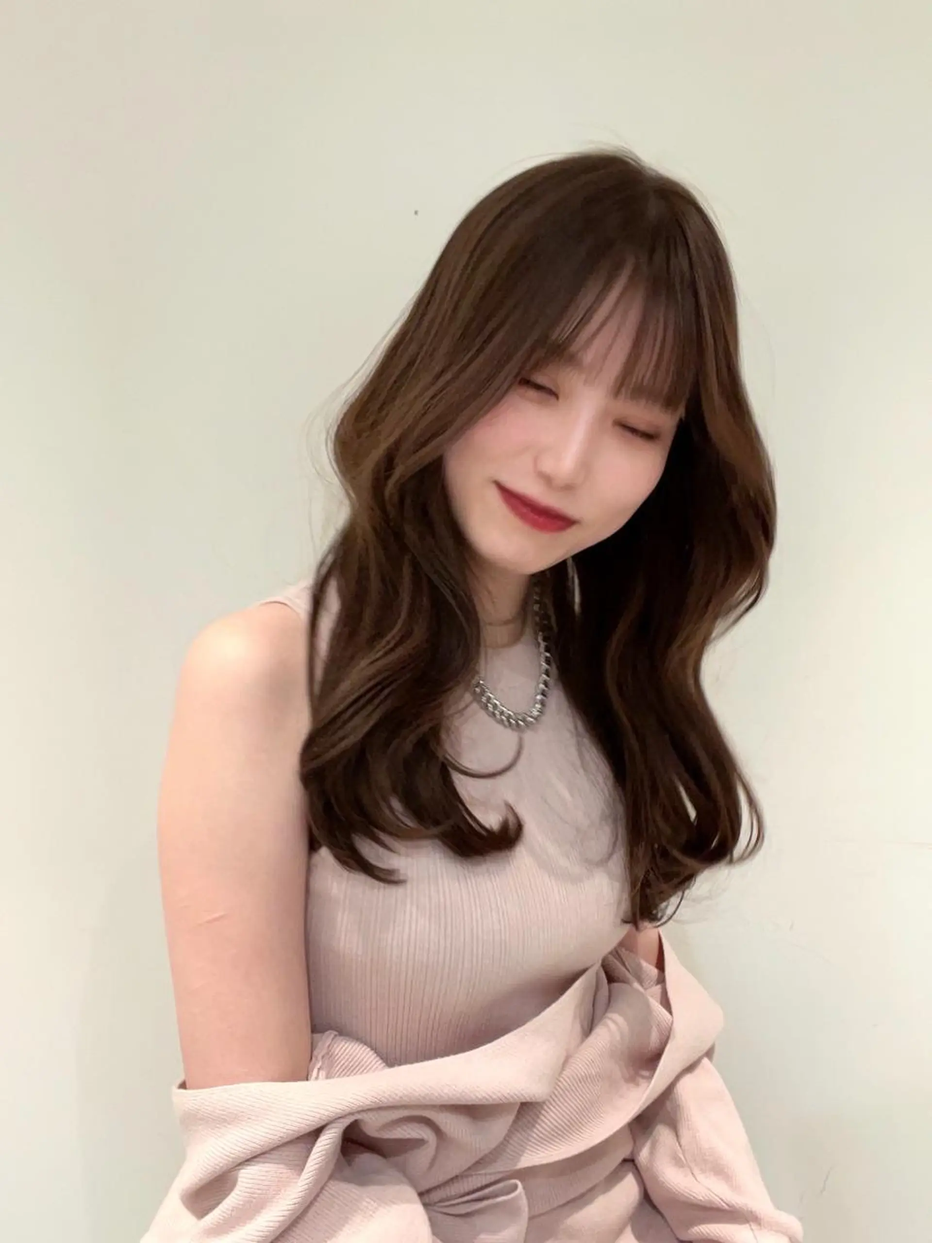 ロング くびれヘア かきあげバング 似合わせカット 小顔カット ワンホンヘア カット ヘアカラー トリートメント ボブパーマ ウルフパーマのヘアスタイル