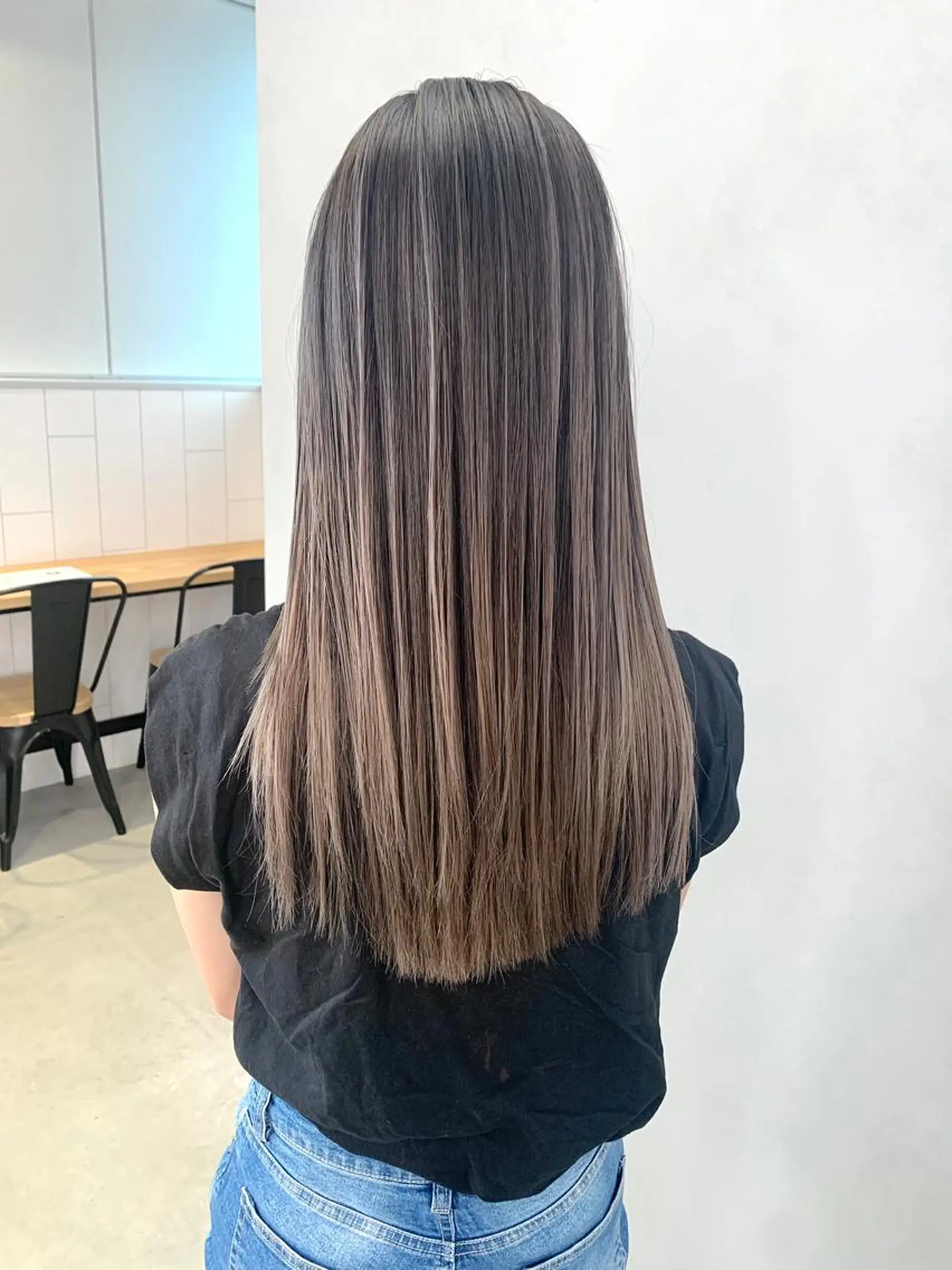 ミディアム カラー ベージュカラー ブリーチ ハイライトカラー ホワイトベージュ ハイライト 海外ヘアー 山村拓士のヘアスタイル