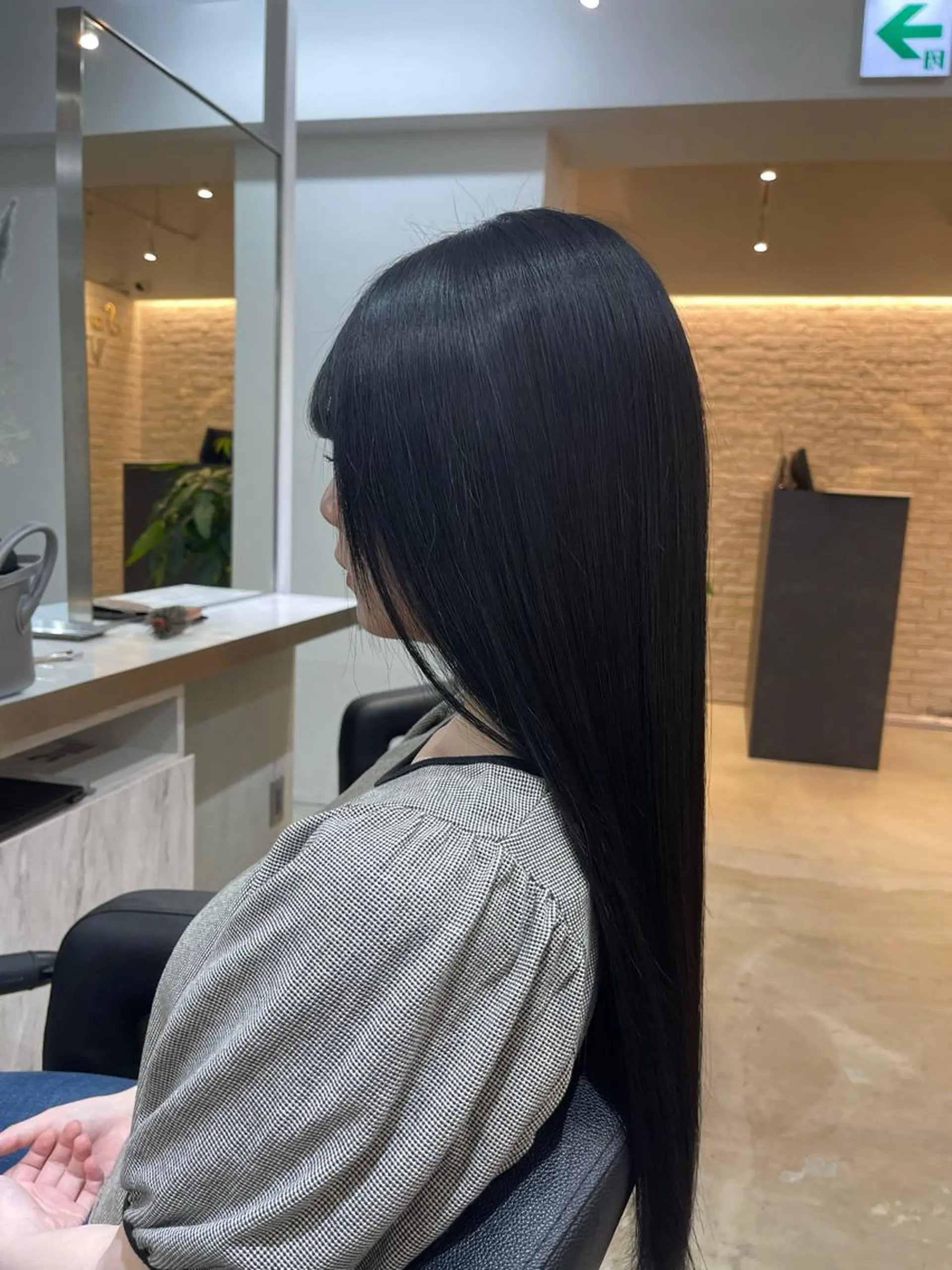 ロング カラー TENSHO 原宿　ハイトーンのヘアスタイル