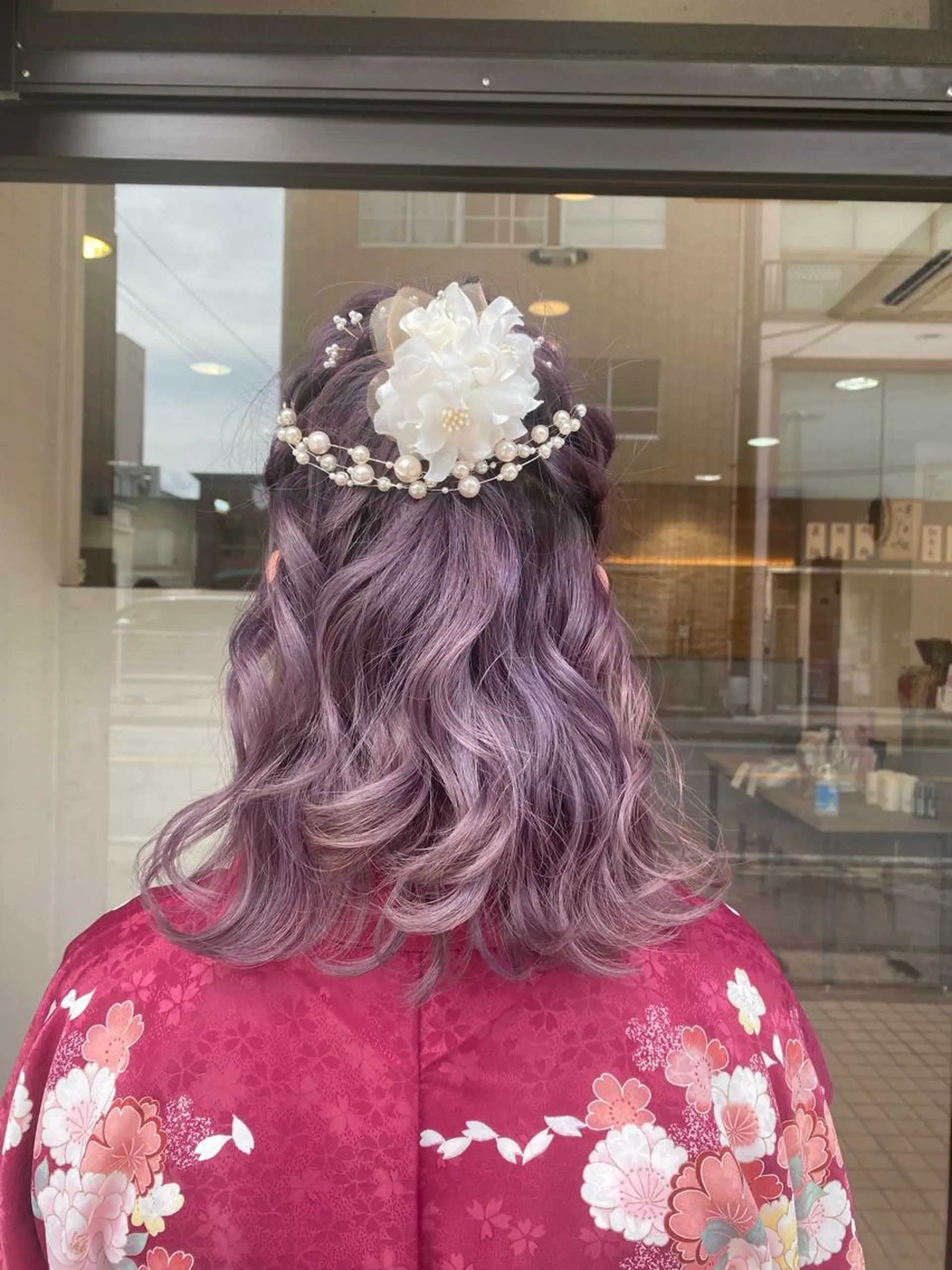 ミディアム ヘアアレンジ 成人式 卒業式のヘアスタイル 千葉ハイトーンカラー KASUMIのヘアスタイル