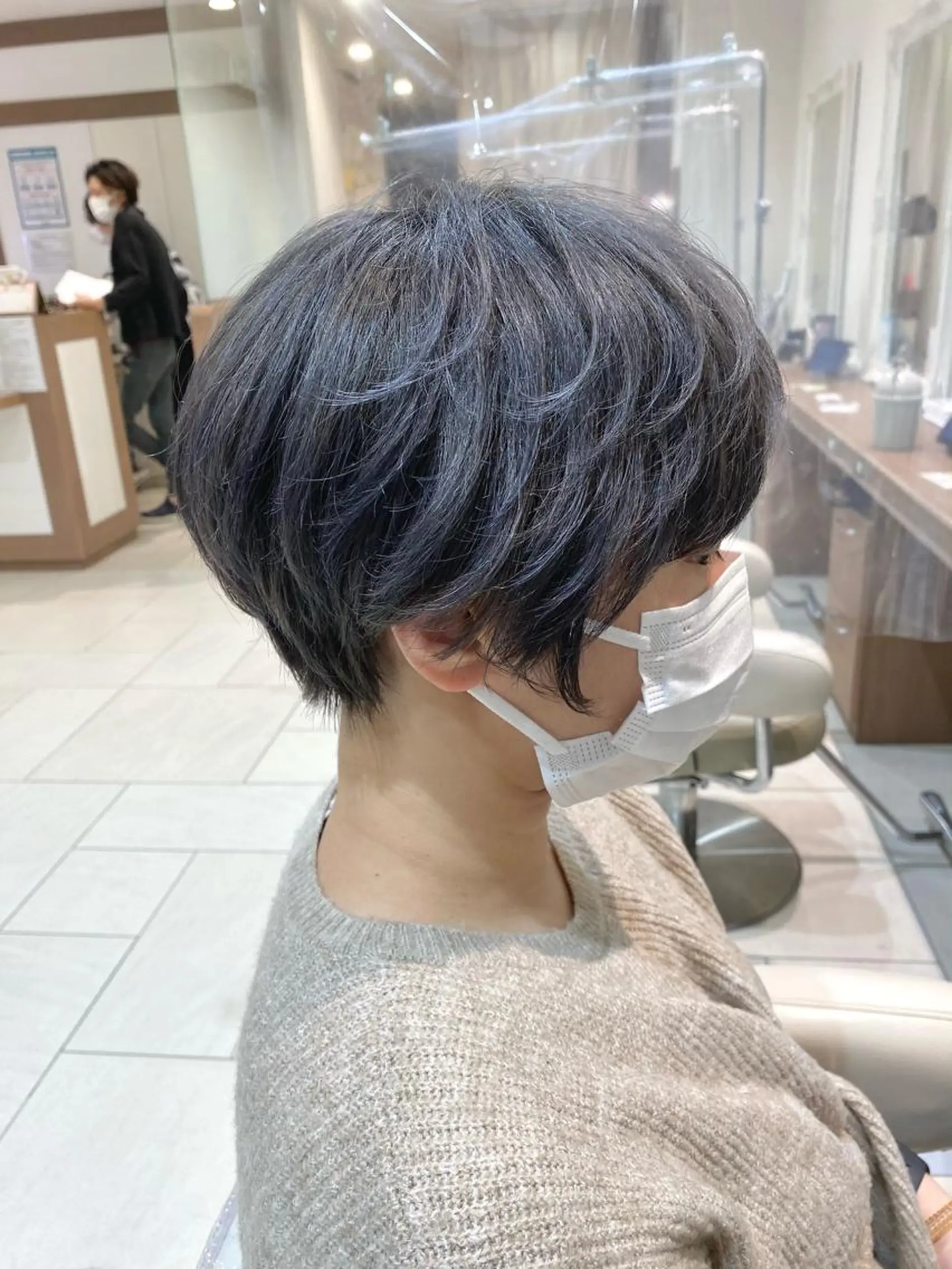 ショート カラー ダブルカラー ネイビーカラー 横山 直輝のヘアスタイル