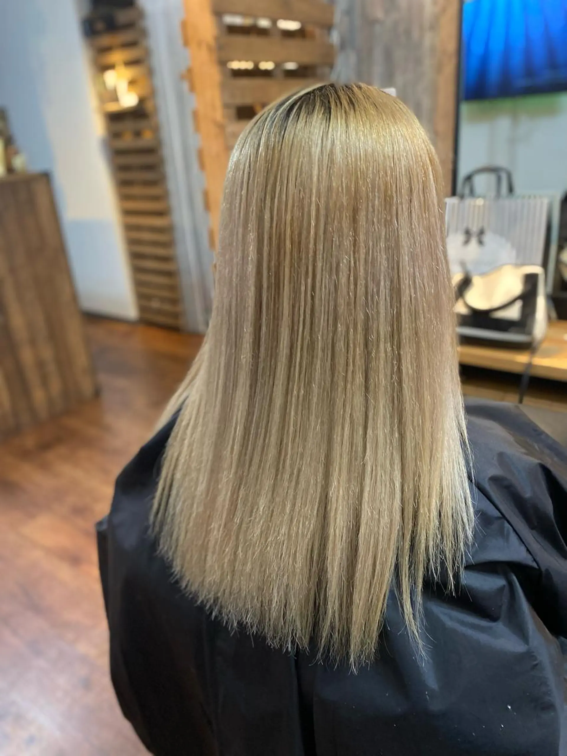 セミロング パーマ カット 縮毛矯正 トリートメント Lizir  ルズィール所属・Luzir⭐︎ GEN⭐︎のヘアスタイル