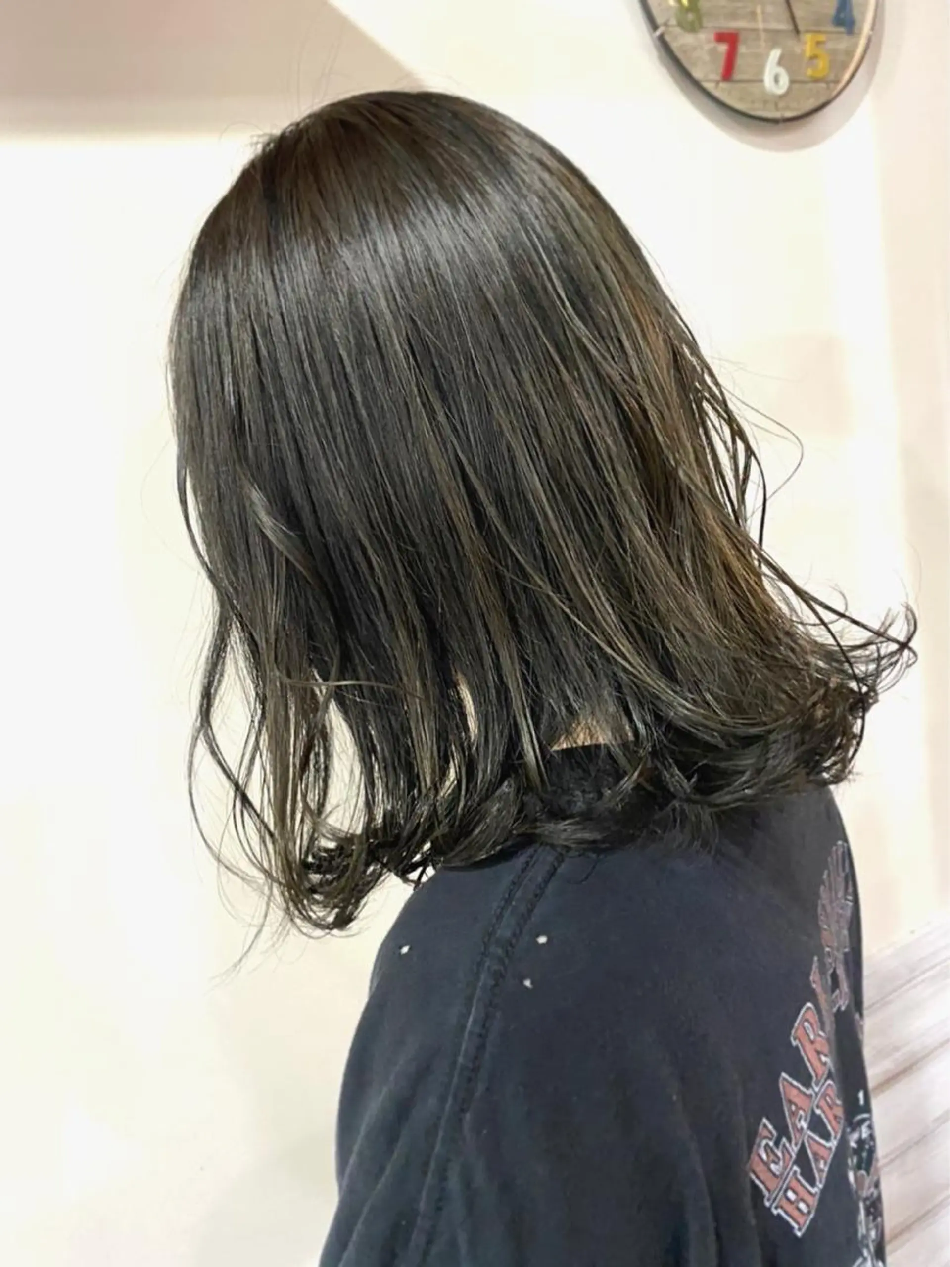 ミディアム カラー アッシュ カット ヘアカラー トリートメント 女性指名人気no.1 尾崎のヘアスタイル