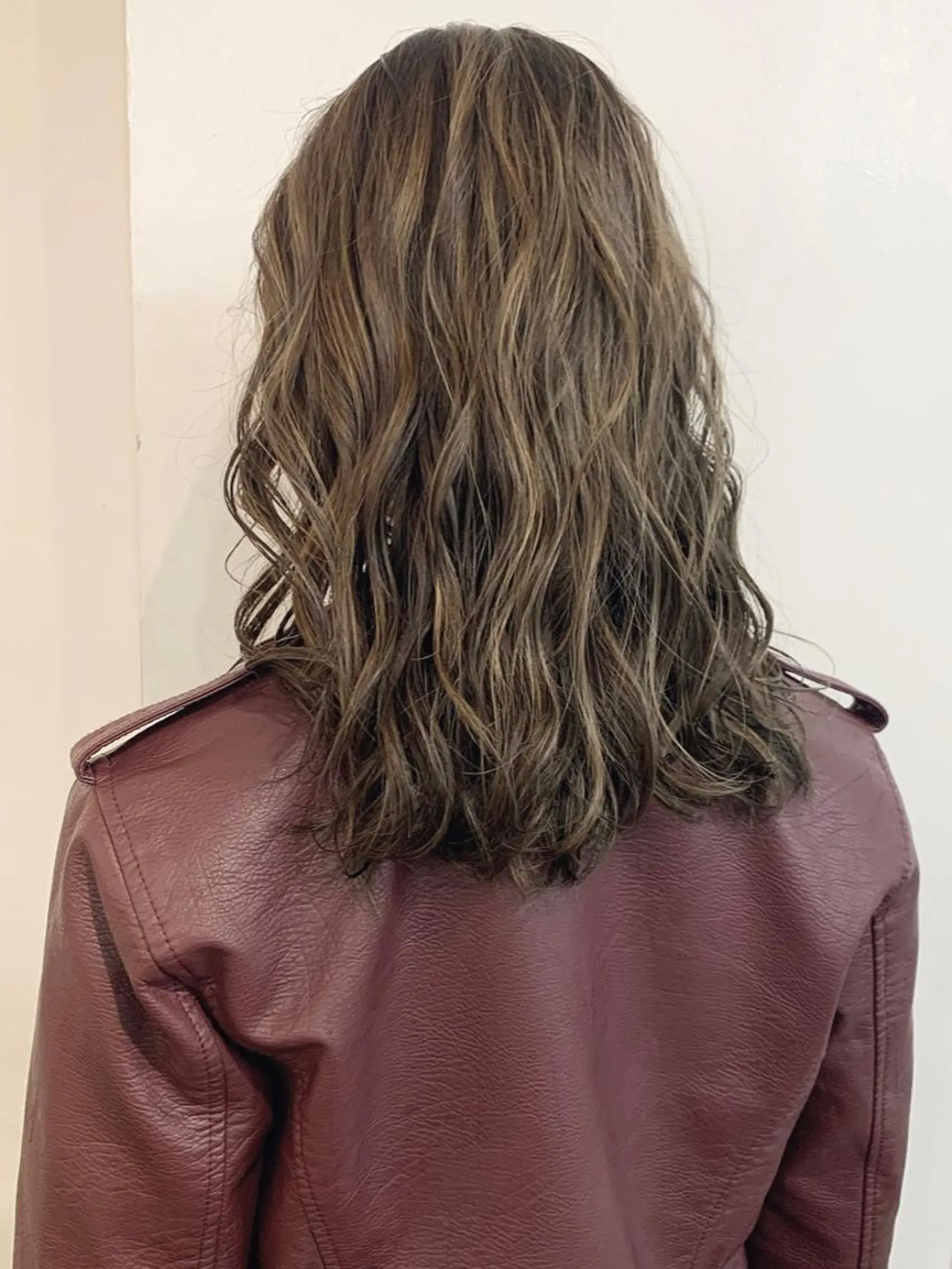 ロング カラー グラデーションカラー ハイライトカラー ハイライト 渋谷ブリーチカラー 韓国ヘアyuikoのヘアスタイル