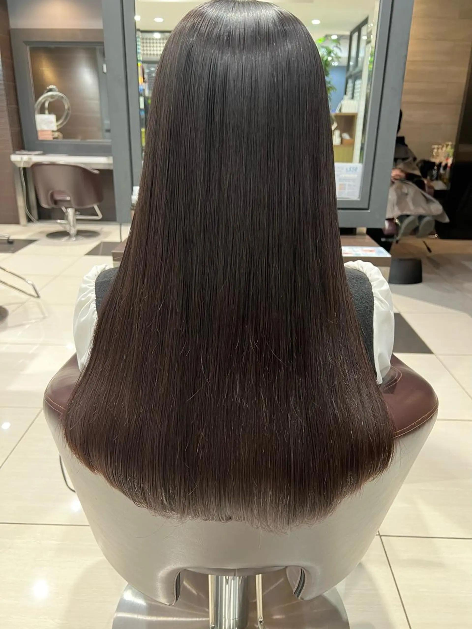 ロング 髪質改善 トリートメント glow所属・嶋田 遥奈のマツエク・マツパデザイン