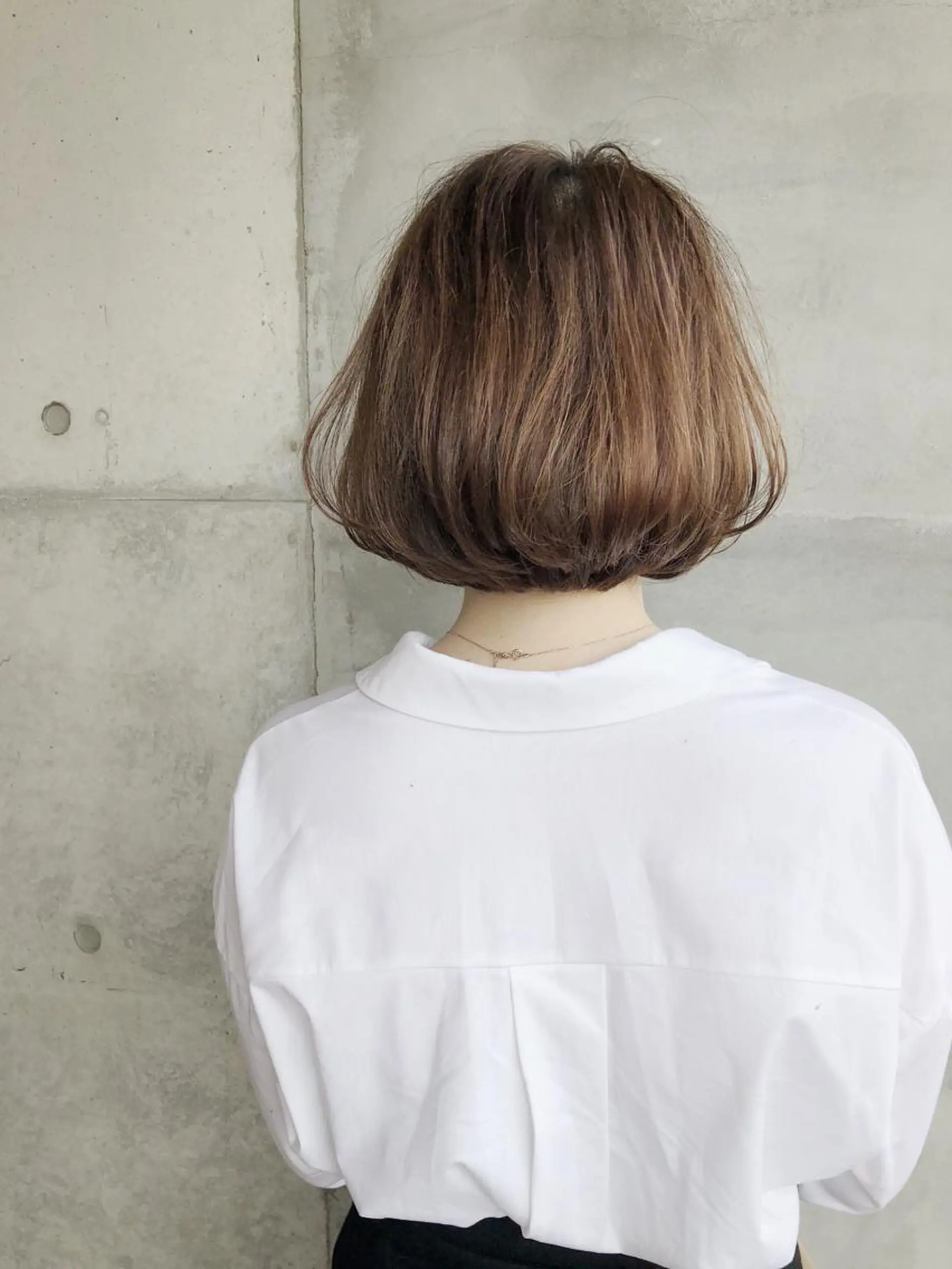 ショート カラー ベージュカラー ヘアカラー 吉田 明弘のヘアスタイル