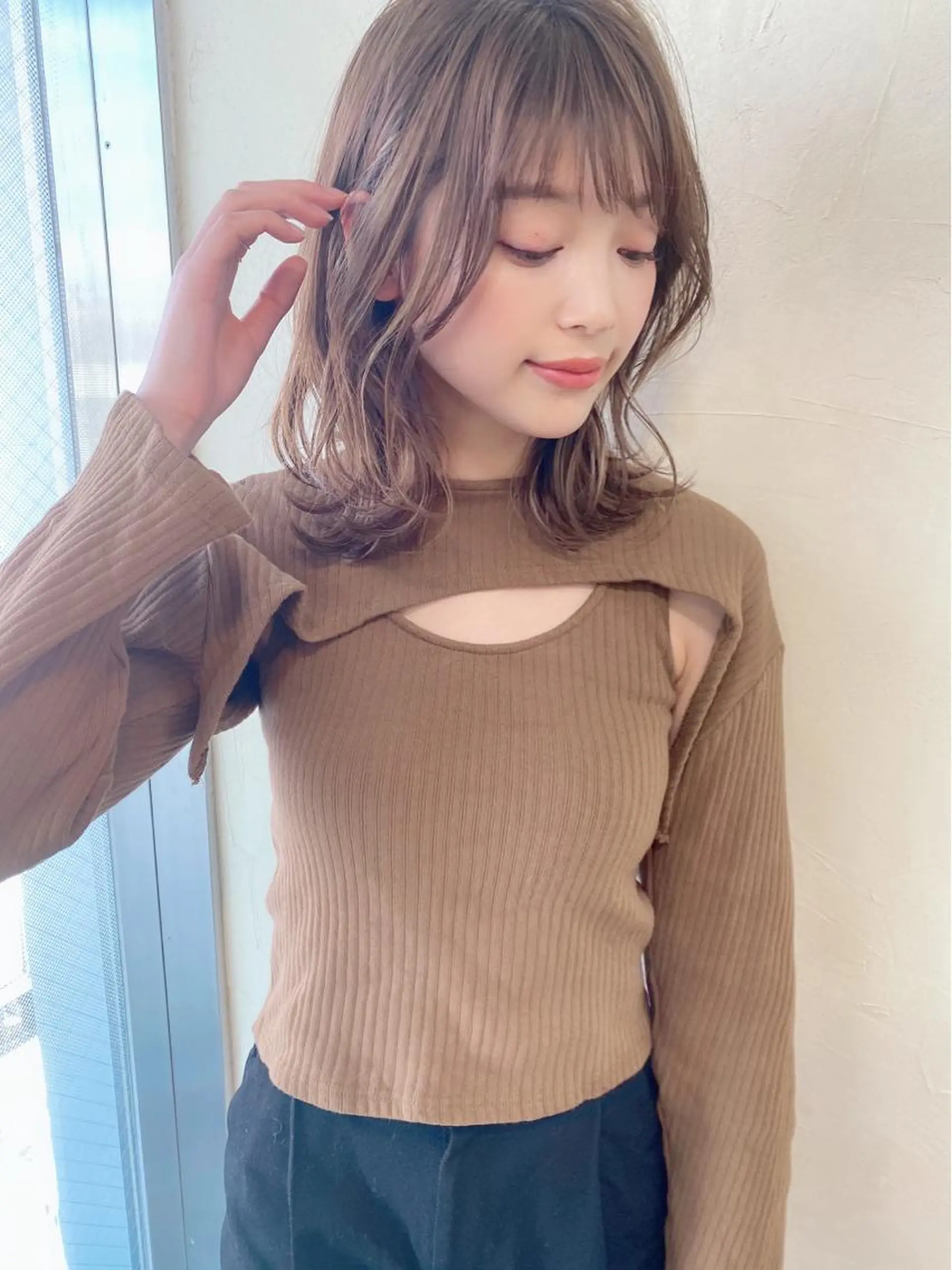 ミディアム レイヤーカット 鎌倉 彩のヘアスタイル
