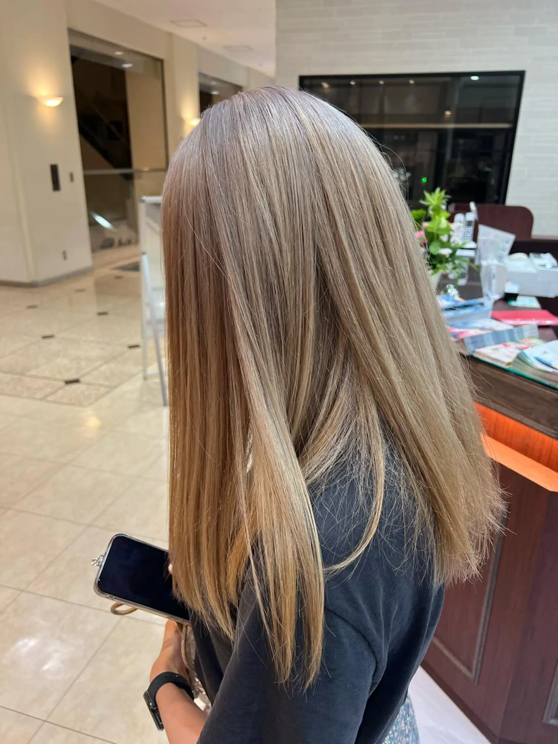 セミロング ヘアカラー トリートメント あんどう ゆうかのヘアスタイル