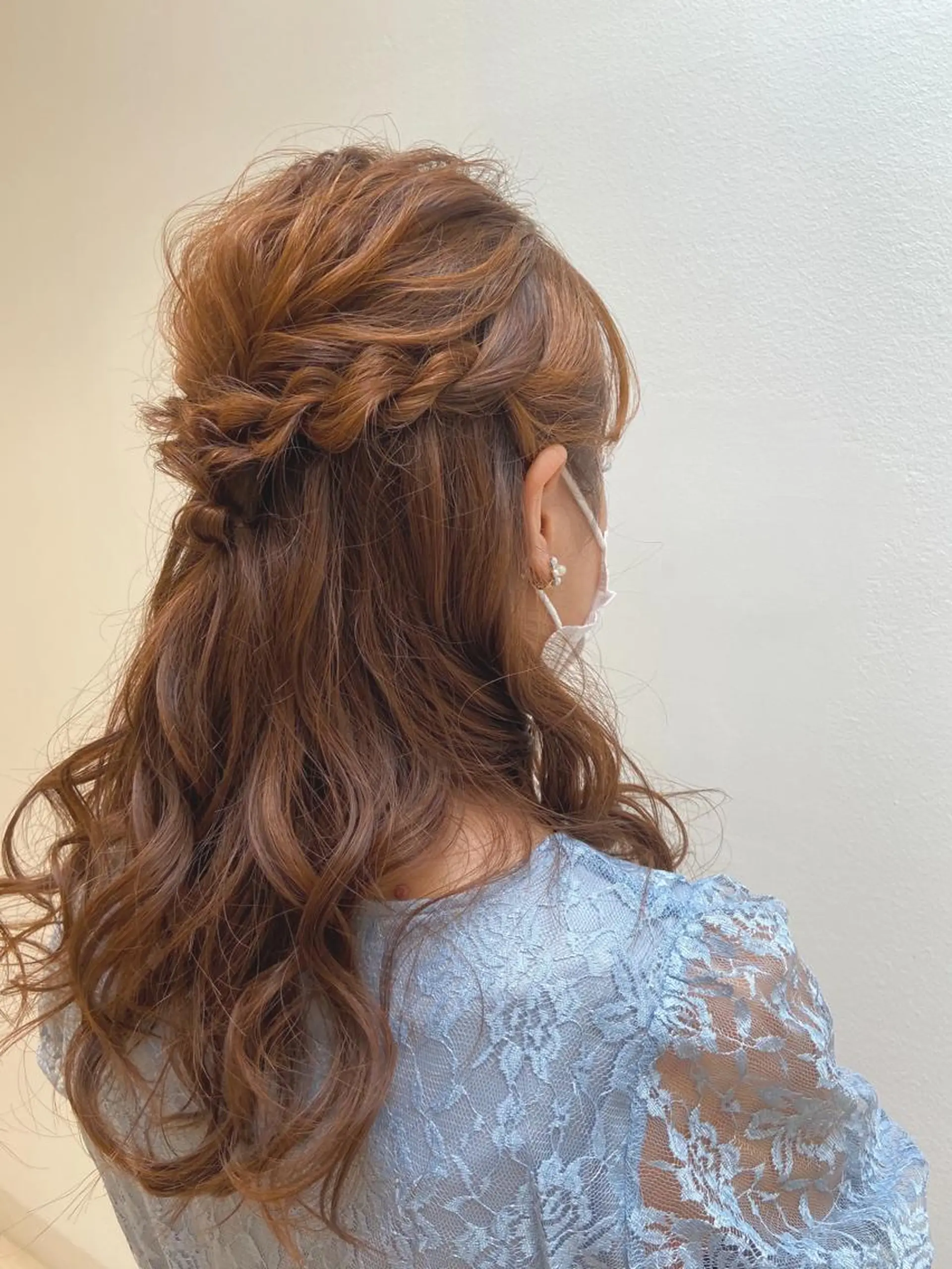 セミロング loca by tree所属・うる艶暖色カラー HARUNAのヘアスタイル