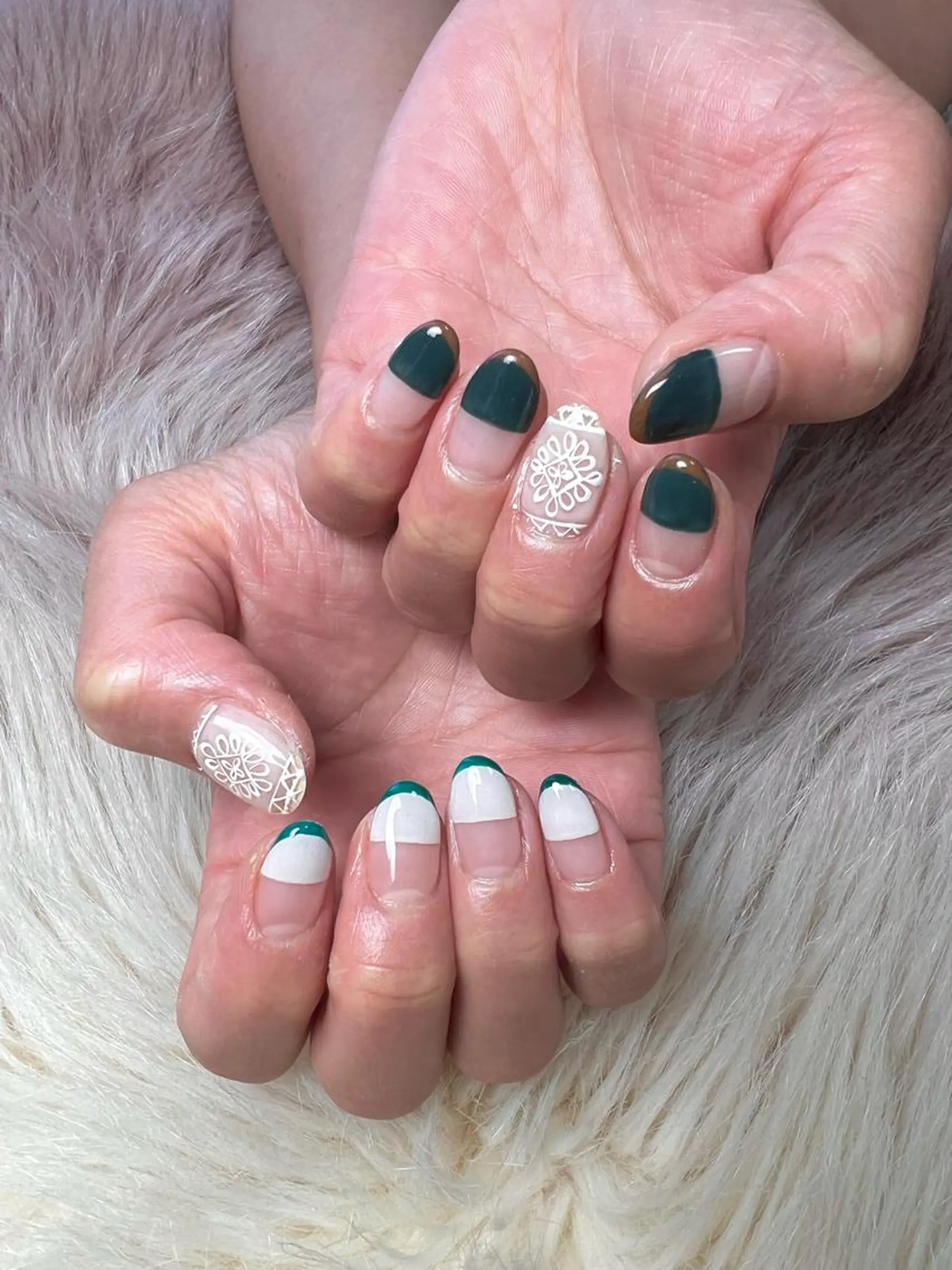 ネイル フレンチネイル ジェルネイル グリーン レース 持ち込み ハンドネイル flowers nailのネイルデザイン