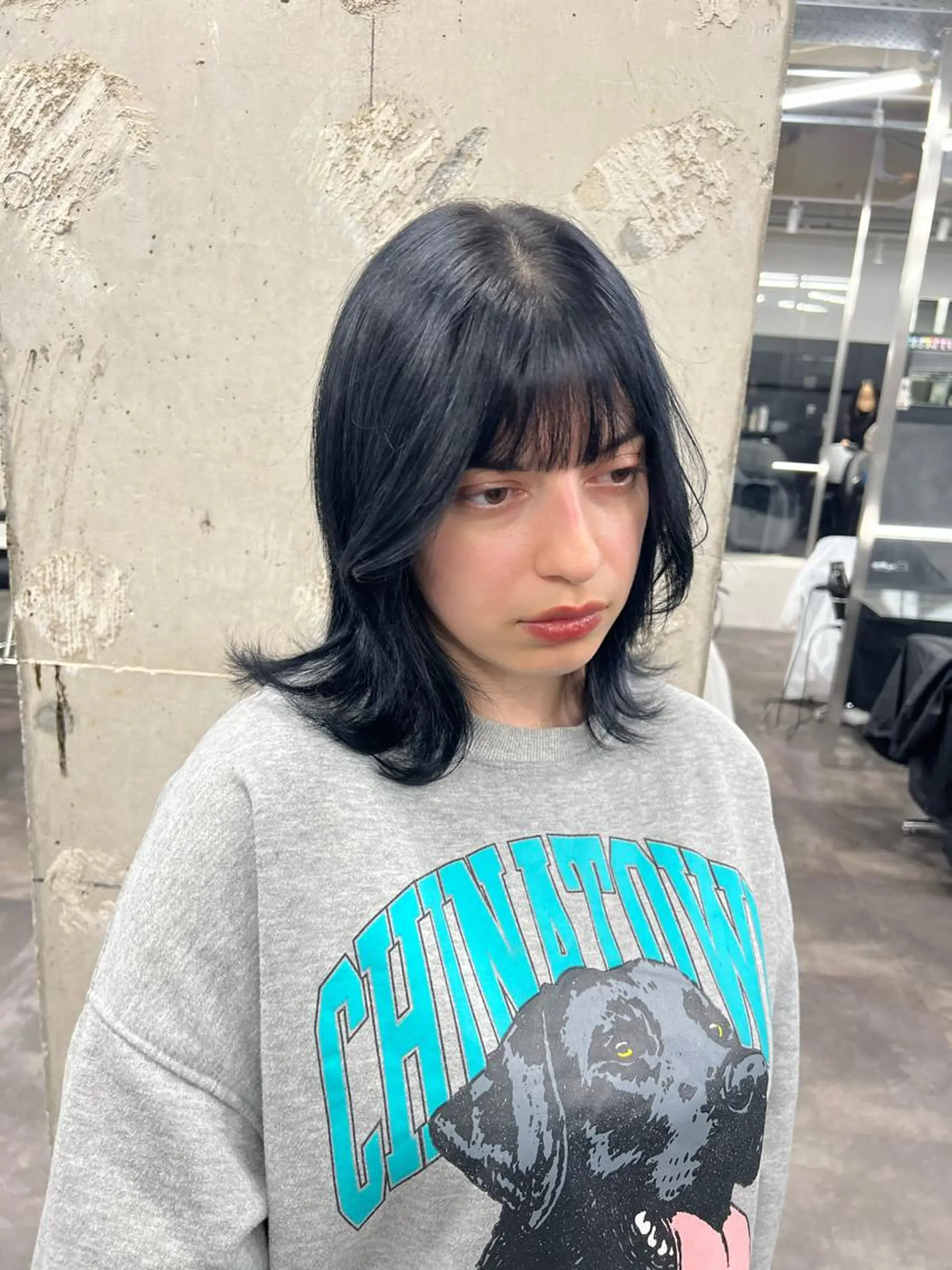 ミディアム カラー 黒髪 ブリーチ ブルーカラー ブルーブラック ブリーチなしカラー ヘアカラー je suis heureuse所属・ハイライトカラー 🌀ゆい❣️のヘアスタイル