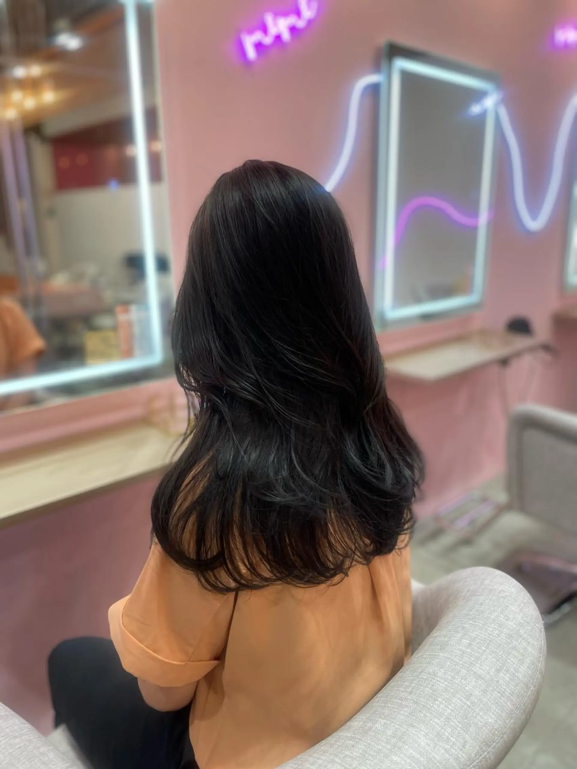 ロング カラー カット ヘアカラー トリートメント wixymimi　hair salon所属・艶カラー✨レイヤー 𝐚𝐲𝐚𝐤𝐚のヘアスタイル