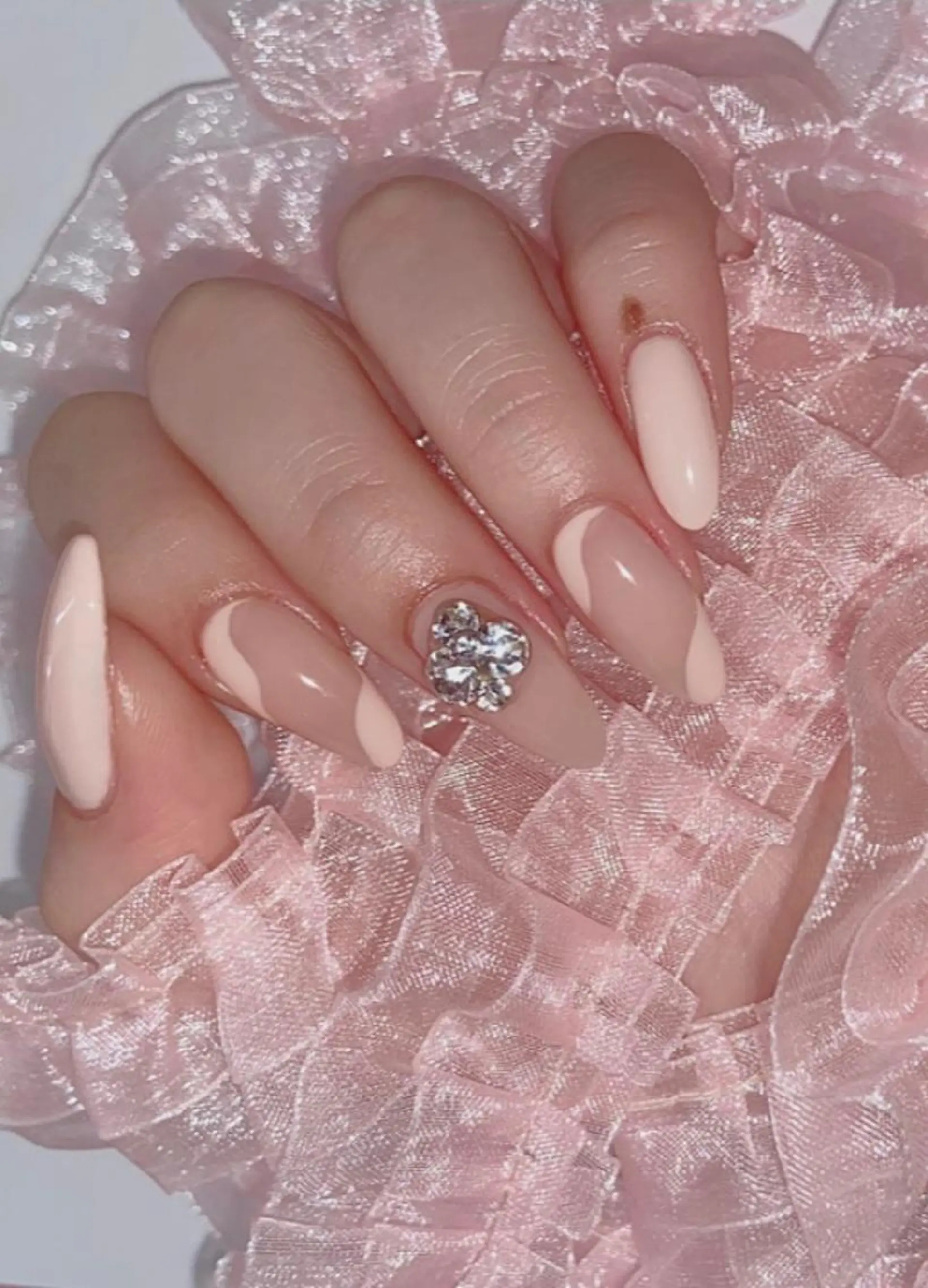 ネイル *RAIMU* HOLOGRAMのネイルデザイン