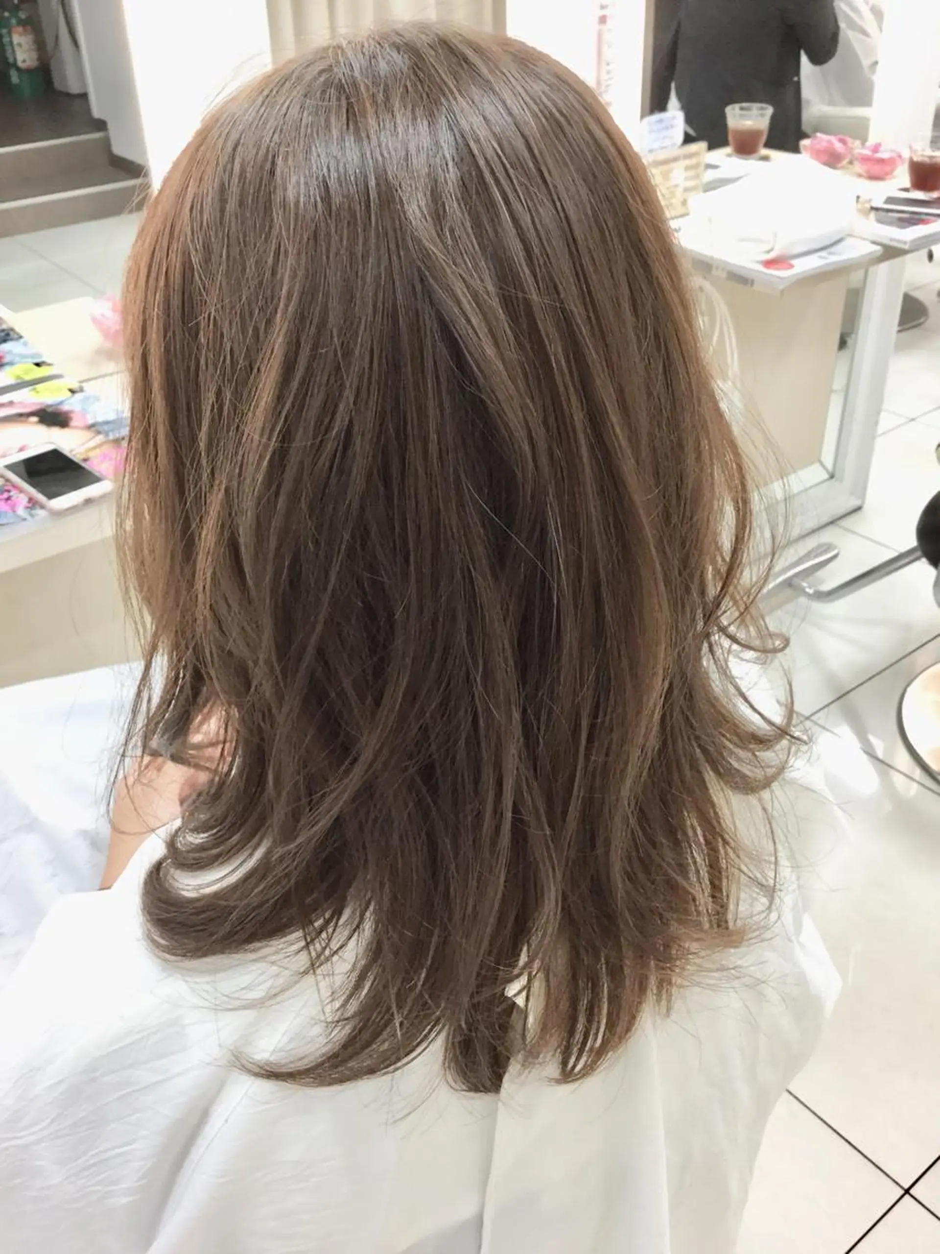 ミディアム カラー ブリーチ イルミナカラー ブリーチなしカラー カット ヘアカラー トリートメント Ash 山田 勇太のヘアスタイル