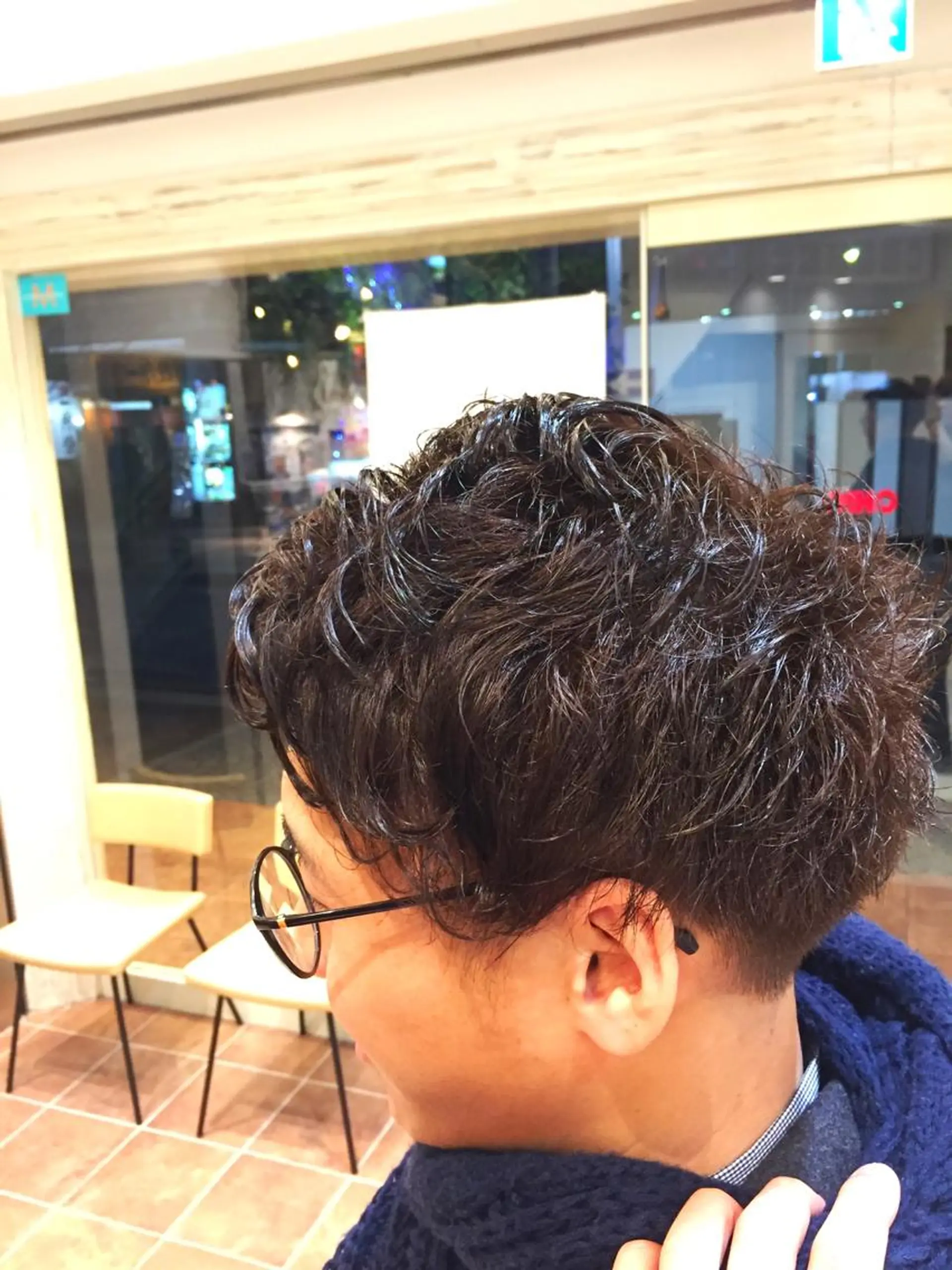 ショート カラー パーマ 吉岡 三四朗のヘアスタイル