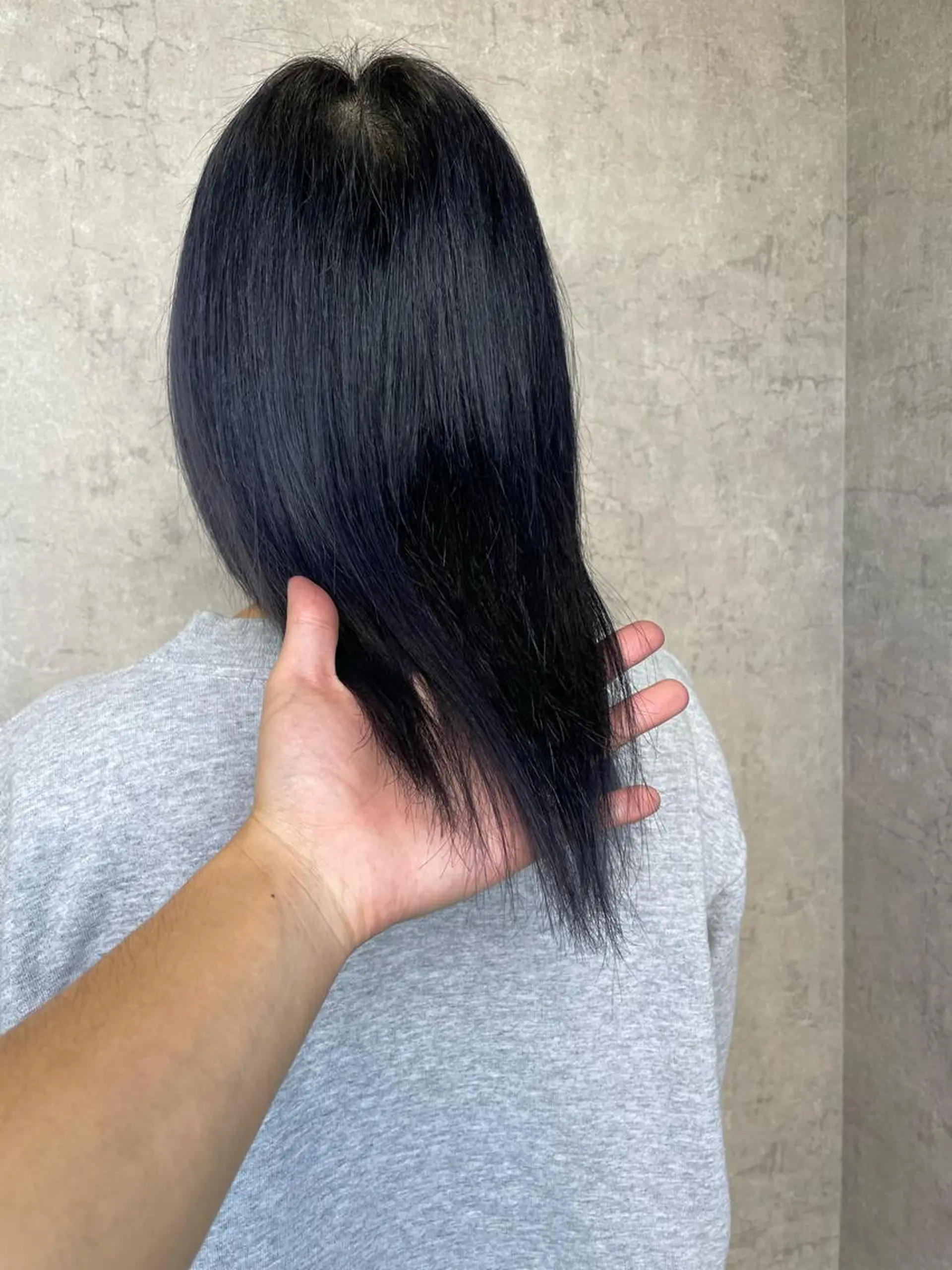 カラー 黒髪 ブルーカラー ブルーブラック 丸山 雷世のヘアスタイル