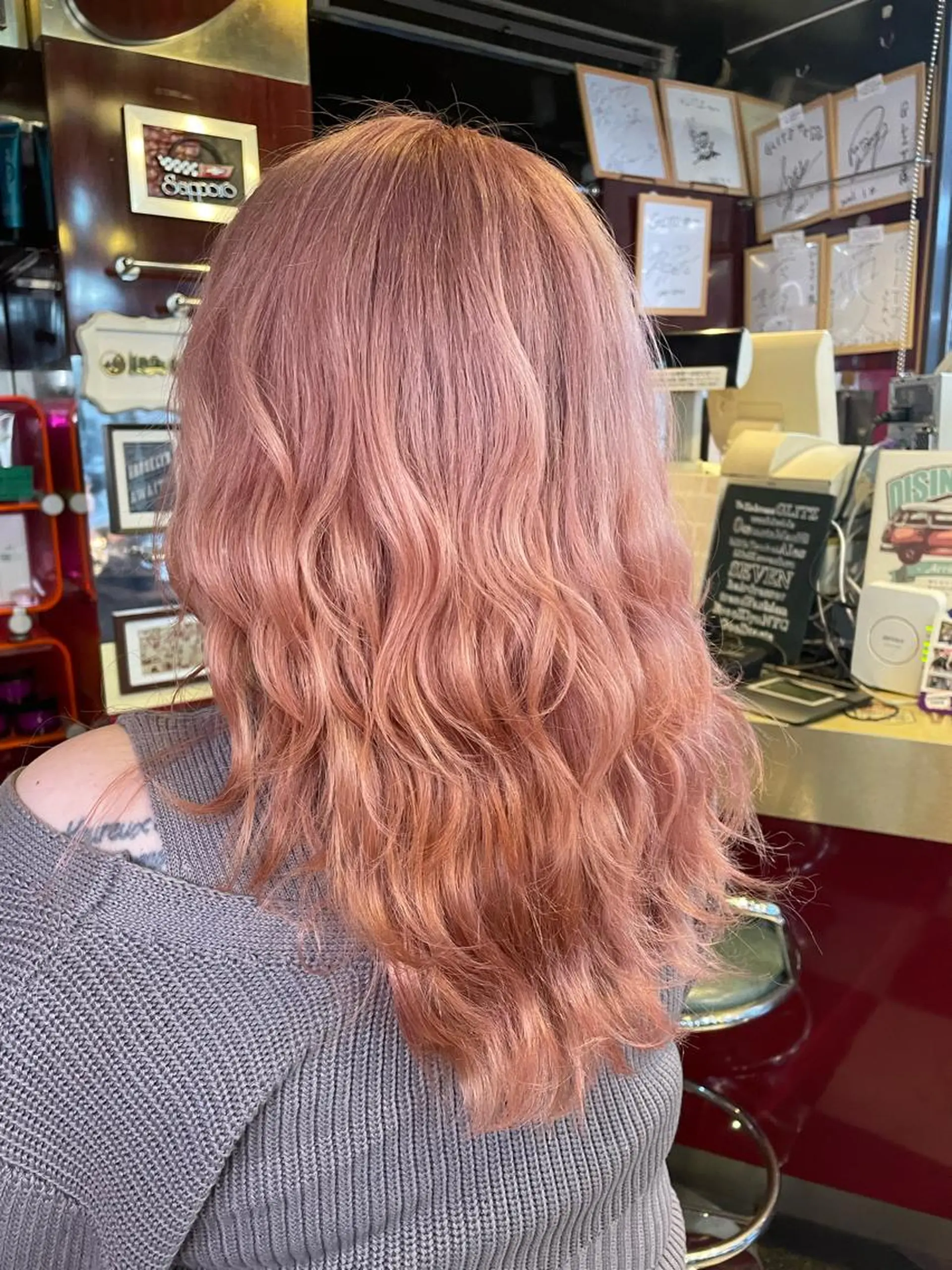 ミディアム カラー ピンクカラー トリートメント 👑派手髪/カット 👑ANRYのヘアスタイル