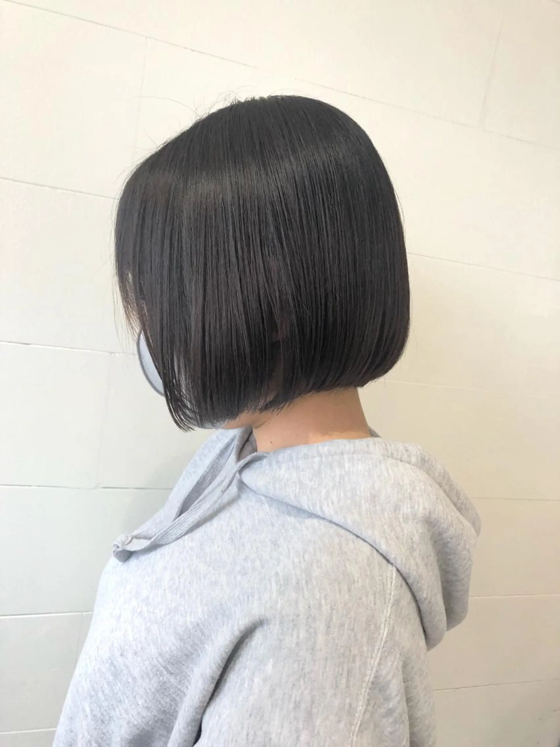 ショート esse大阪茶屋町店所属・レイヤーカット 新井田陽寿のヘアスタイル