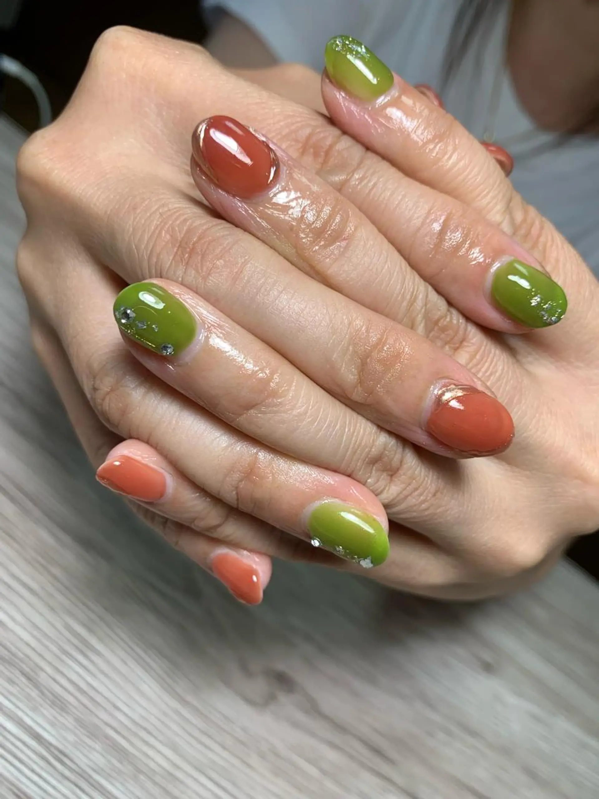 ネイル ハンドネイル akanail .のネイルデザイン