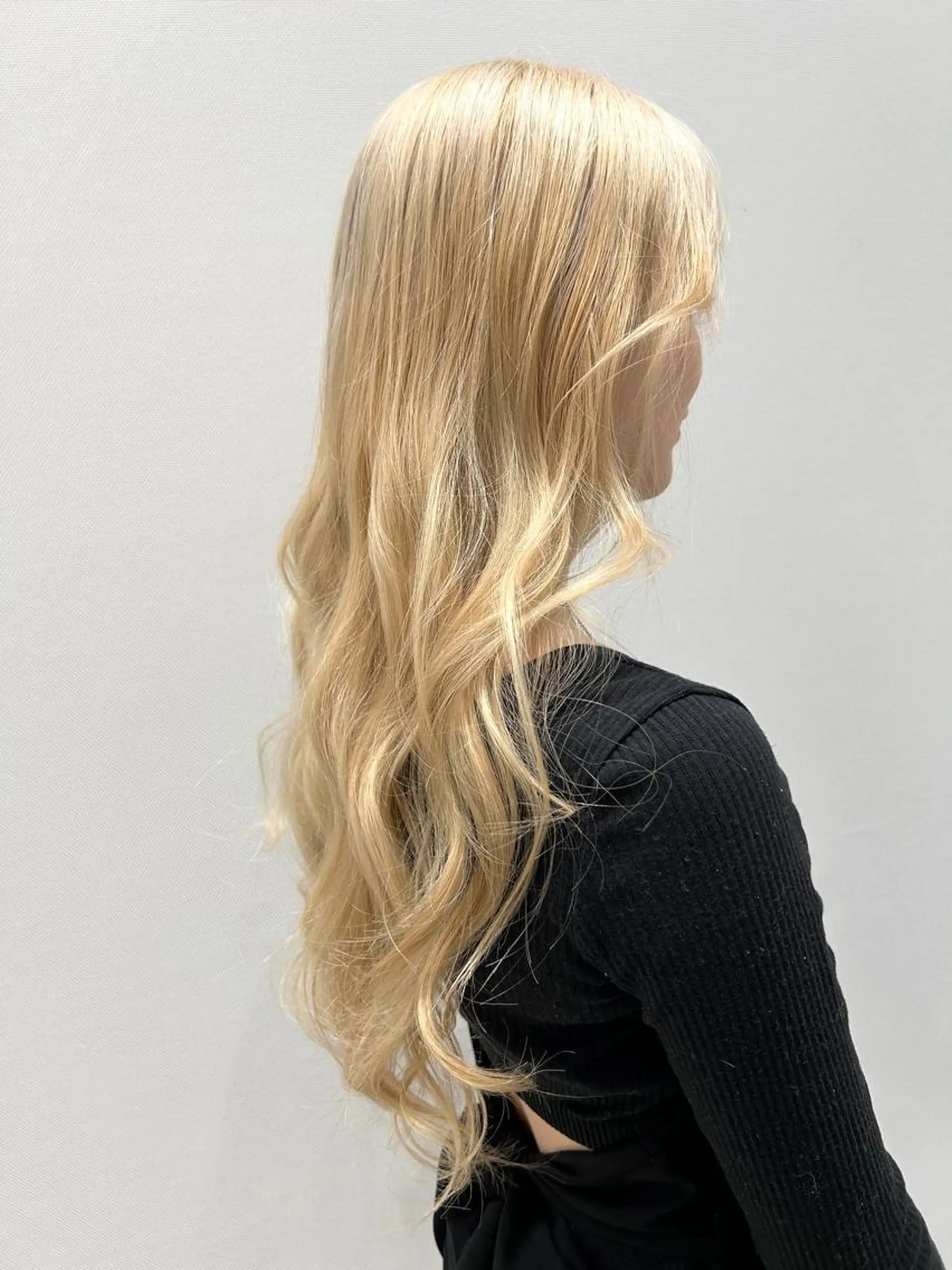 カラー ブリーチ ブロンド 河野 いずみのヘアスタイル