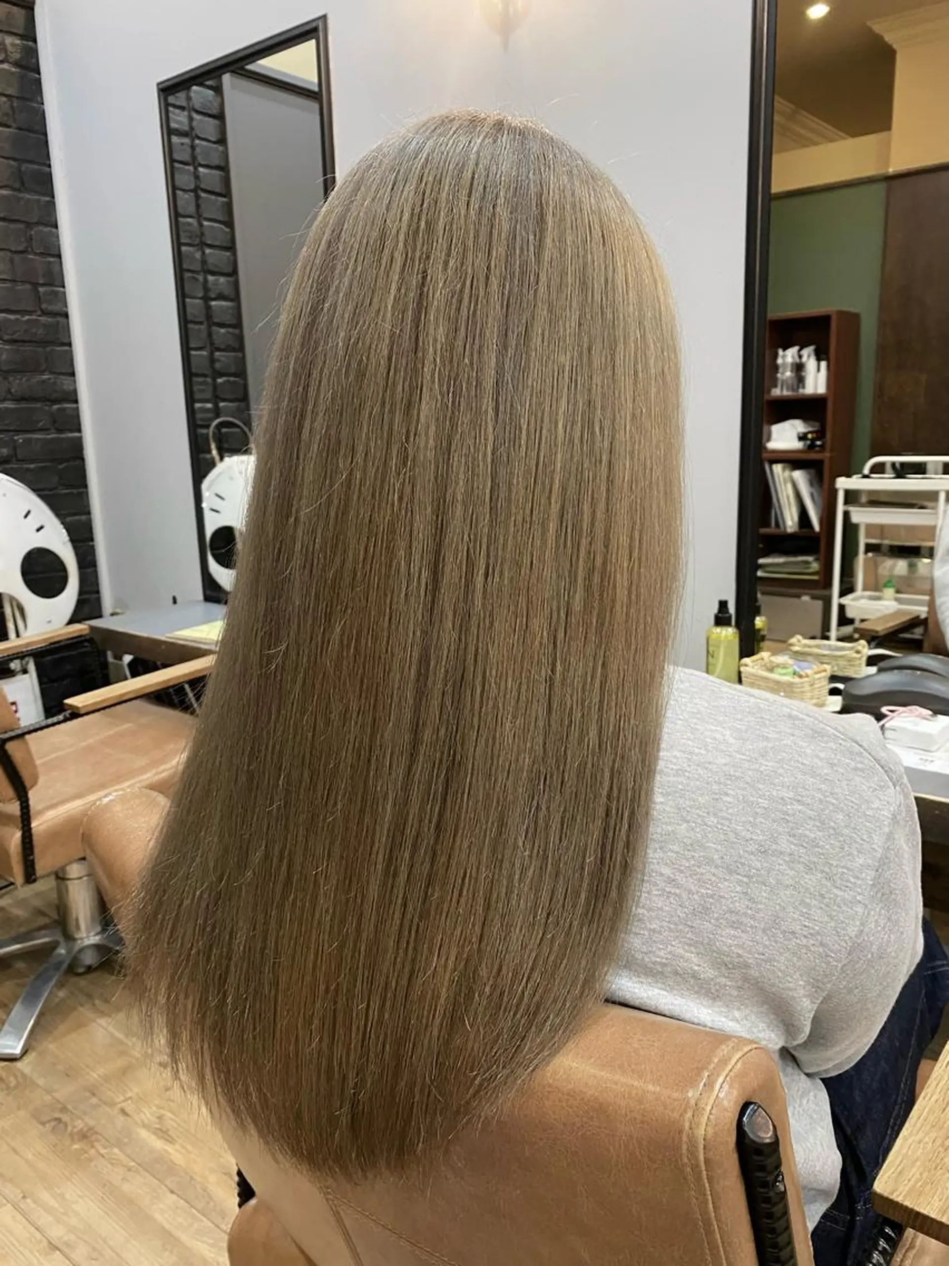 ロング カラー ベージュカラー 透明感カラー ヘアカラー トリートメント ケアカラーリスト✂️ SHIAN   フジのヘアスタイル