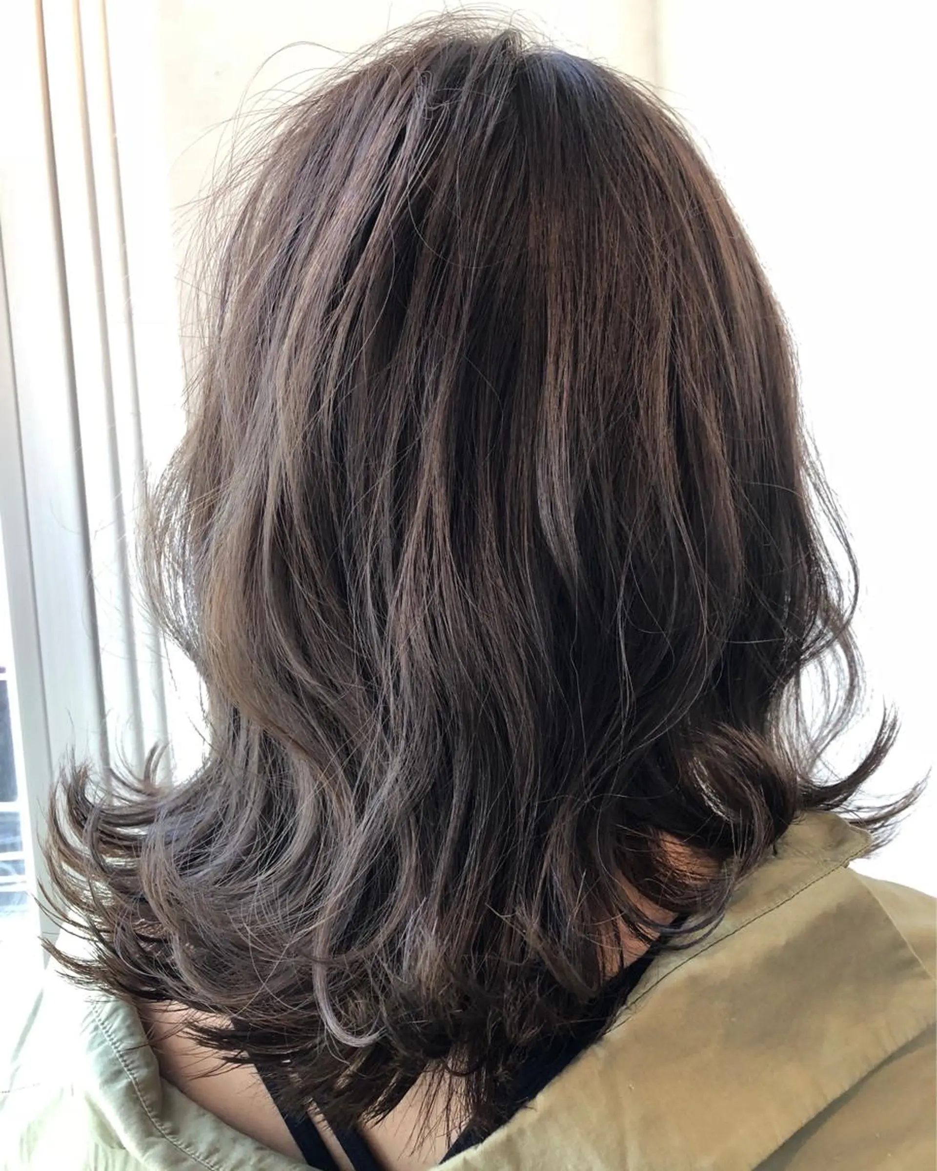 ミディアム カラー ベージュカラー グレージュ TOWA 野村　コウダイのヘアスタイル