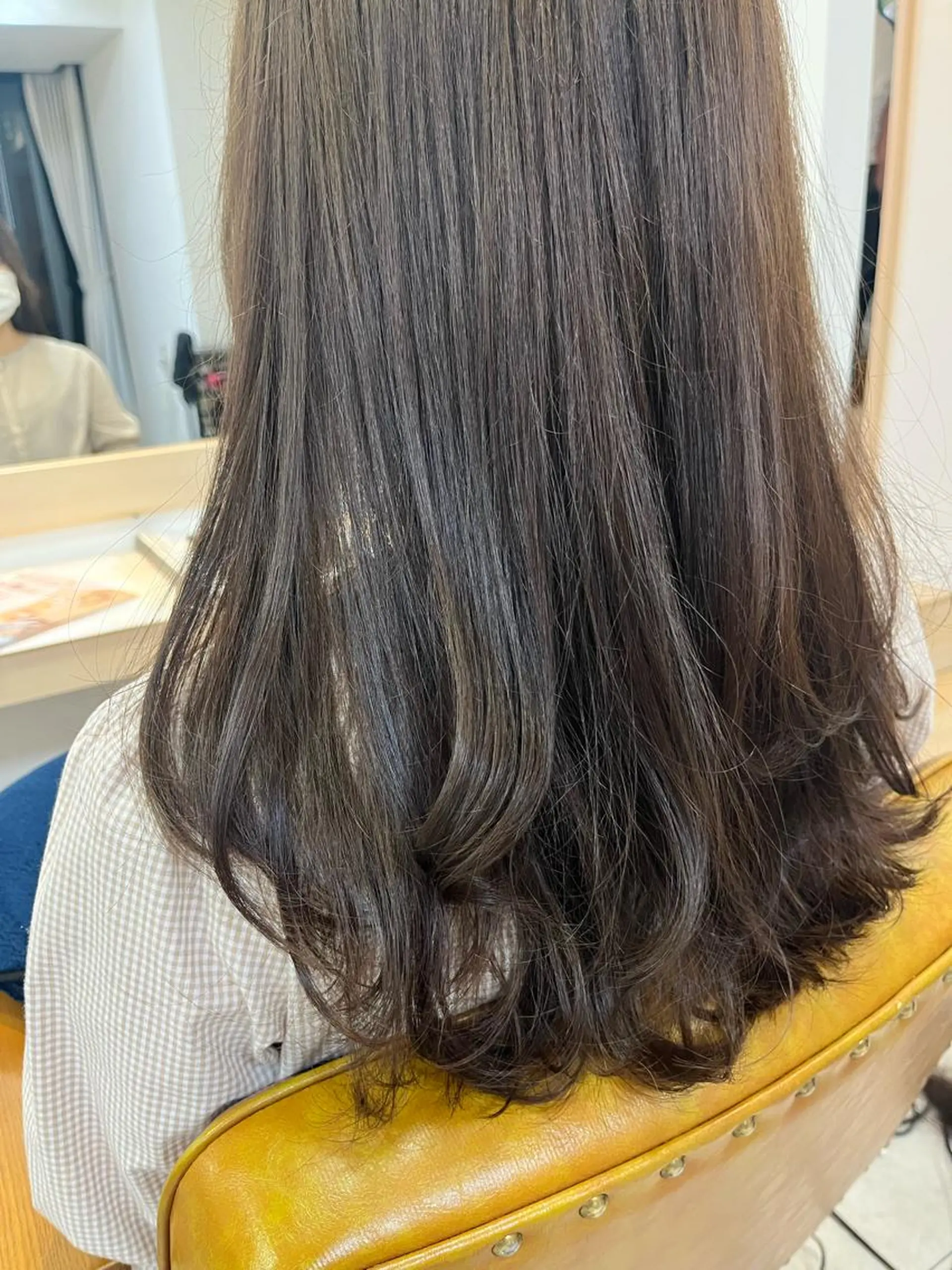 ロング レイヤーカット Hikari /赤み消しカラーのヘアスタイル