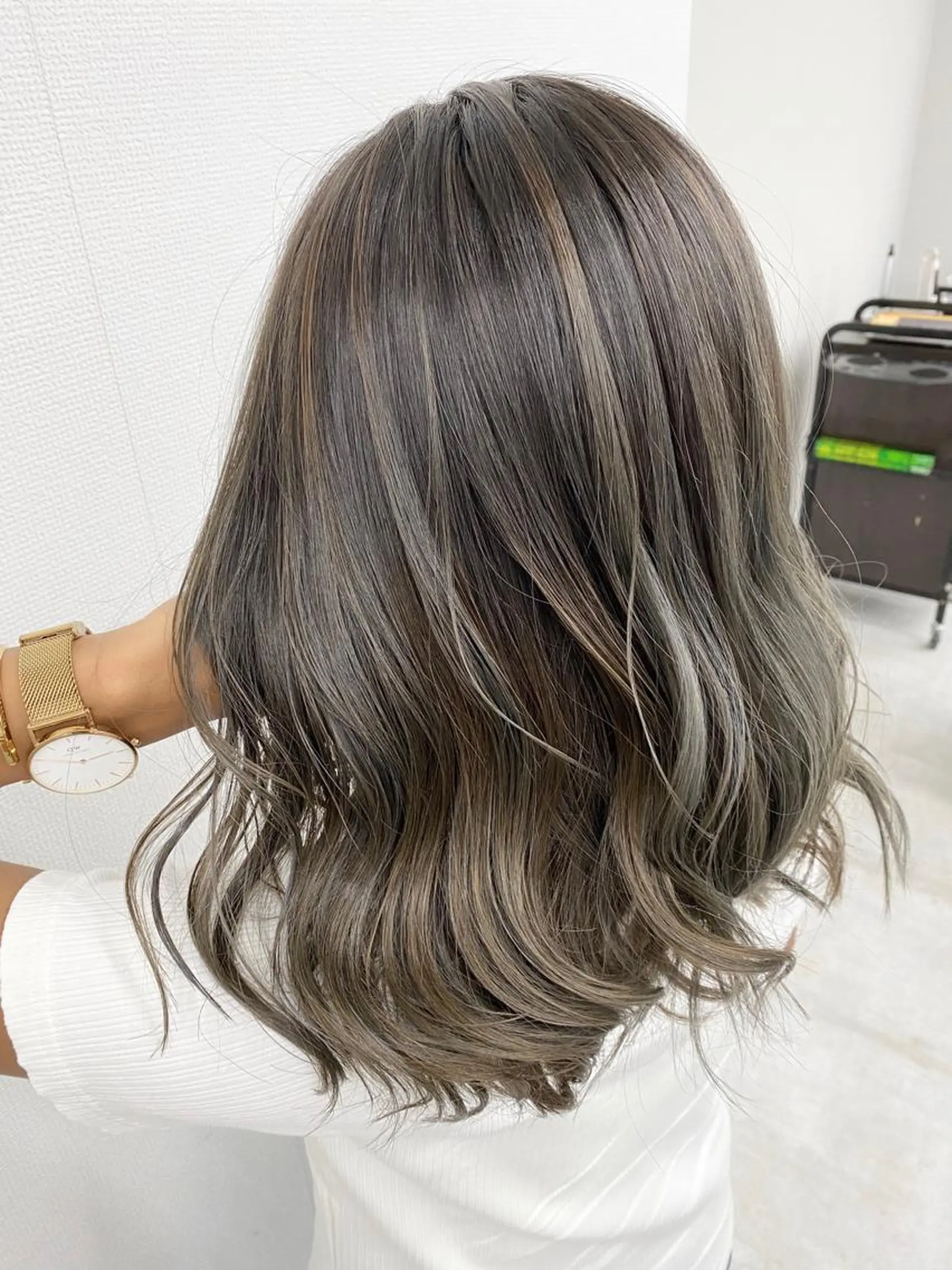 セミロング ミルクティーカラー 🌈店長クボのヘアスタイル