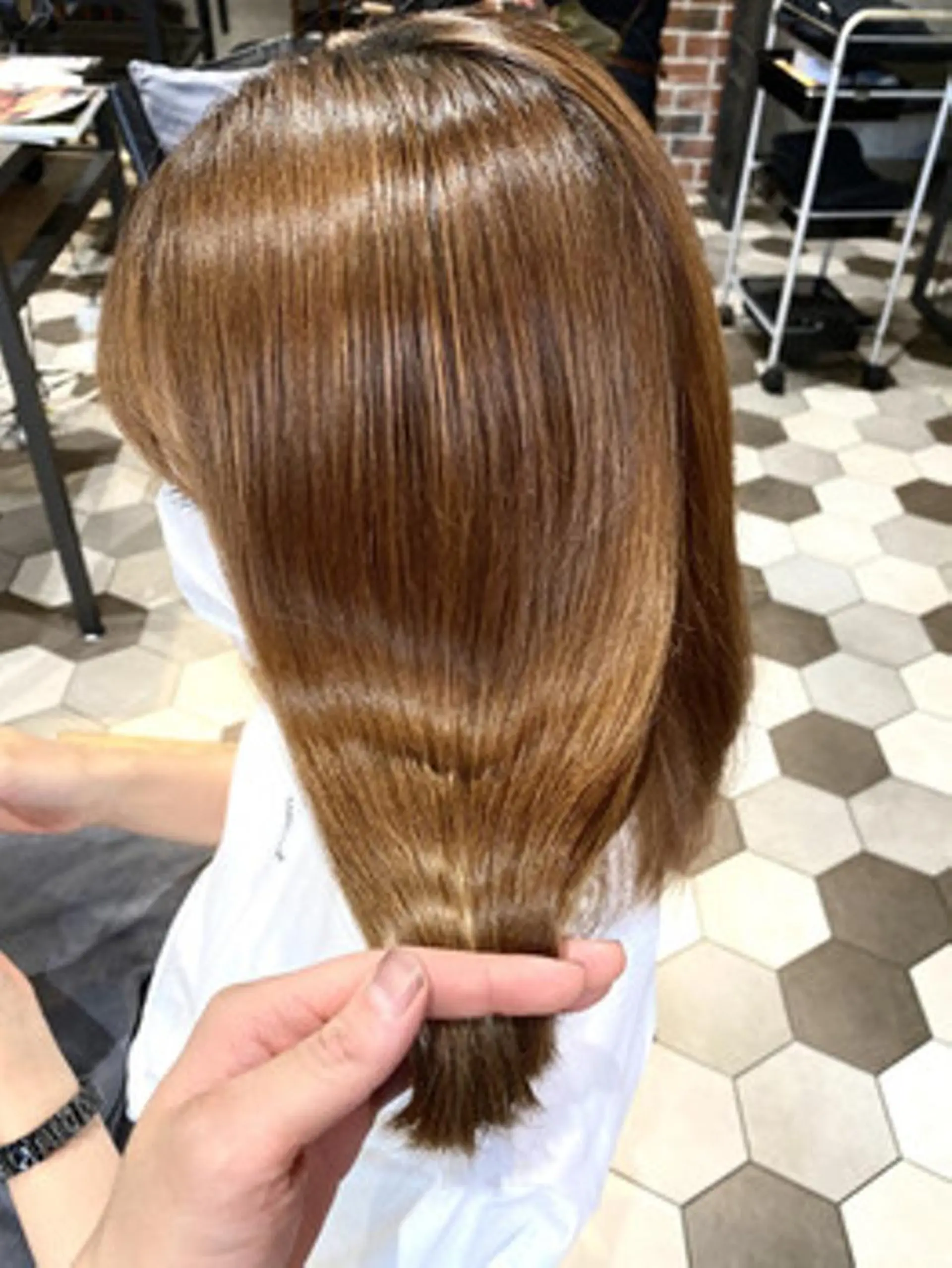 ロング 髪質改善、縮毛矯正 酸性縮毛矯正のヘアスタイル