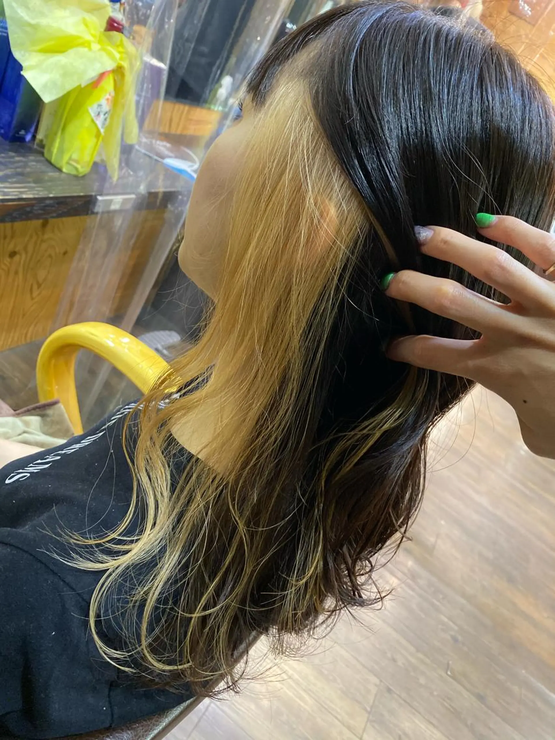 ロング カラー IwAsh大和駅前店所属・IwAsh大和駅前店 河野亜里香のヘアスタイル