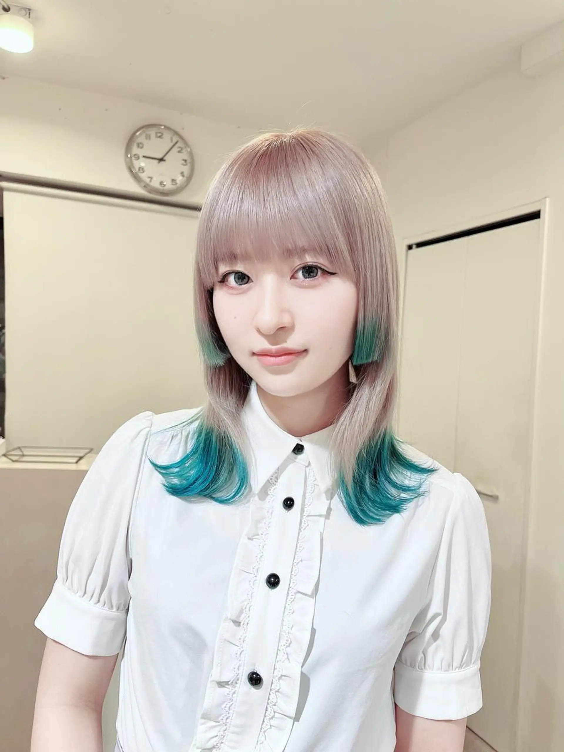 セミロング カラー ブリーチ ブルーカラー ケアブリーチ 💗モテ髪 ハイトーンあや💗のヘアスタイル