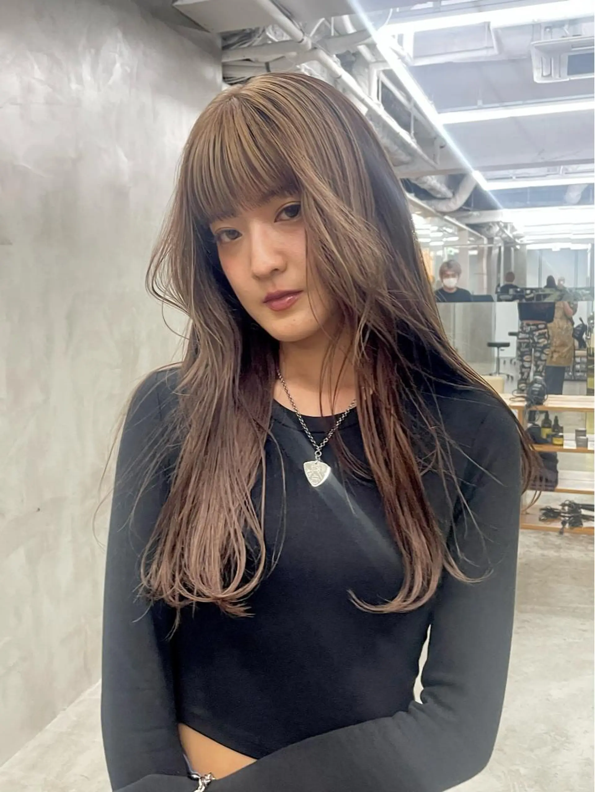 ミディアム カラー パーマ ヘアアレンジ メンズ ミディアムパーマ メンズバレイヤージュ メンズブリーチ センターパート フェードカット ヘアカラー トリートメント ハイトーン/レイヤー 🌸さくらのヘアスタイル