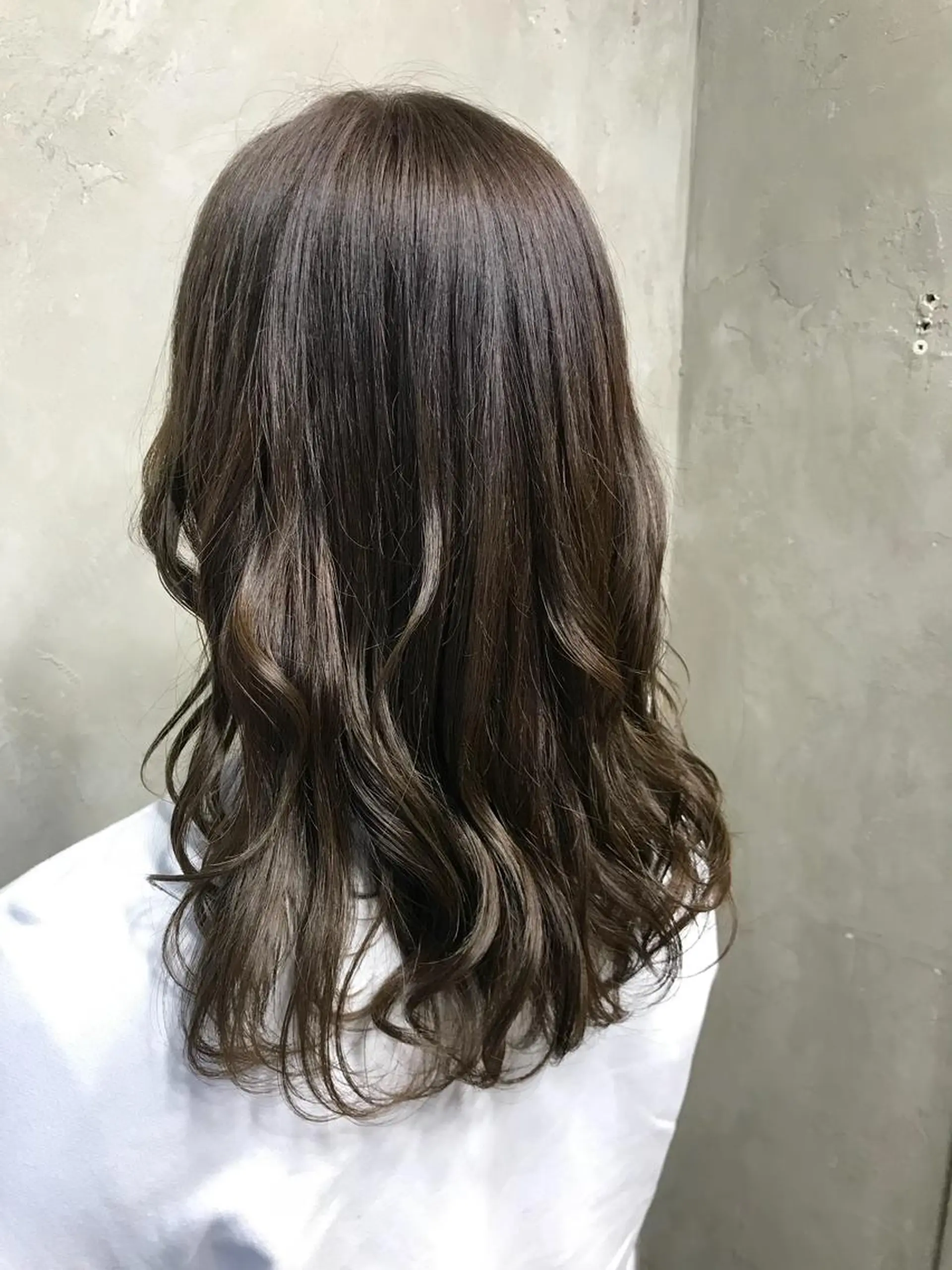 ロング カラー パーマ アッシュ ベージュカラー ブリーチ ケアブリーチ 🌈髪質改善💕 縮毛矯正✨青木まで✨のヘアスタイル