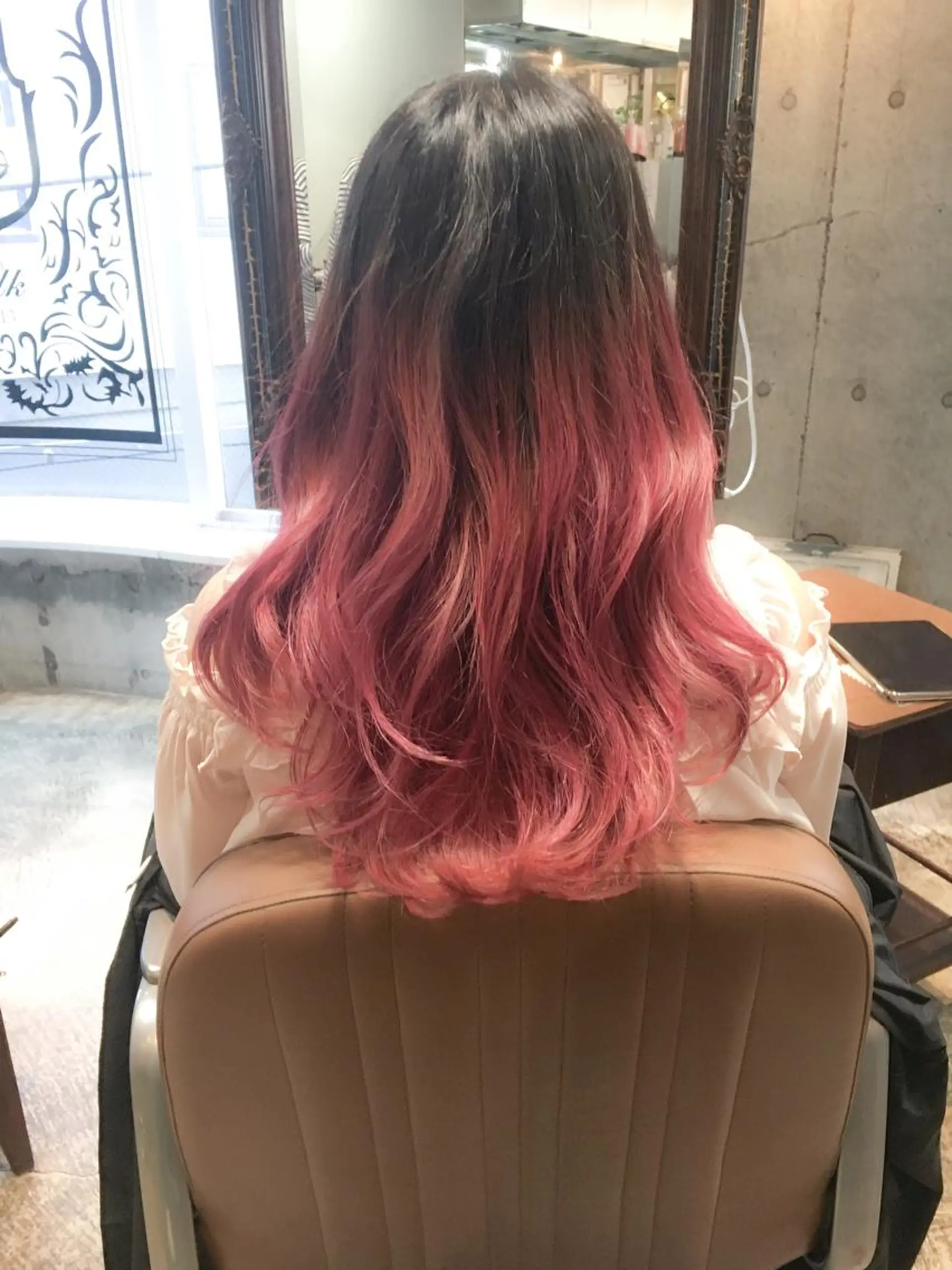 ロング カラー グラデーションカラー レッドカラー 北條 優輝のヘアスタイル