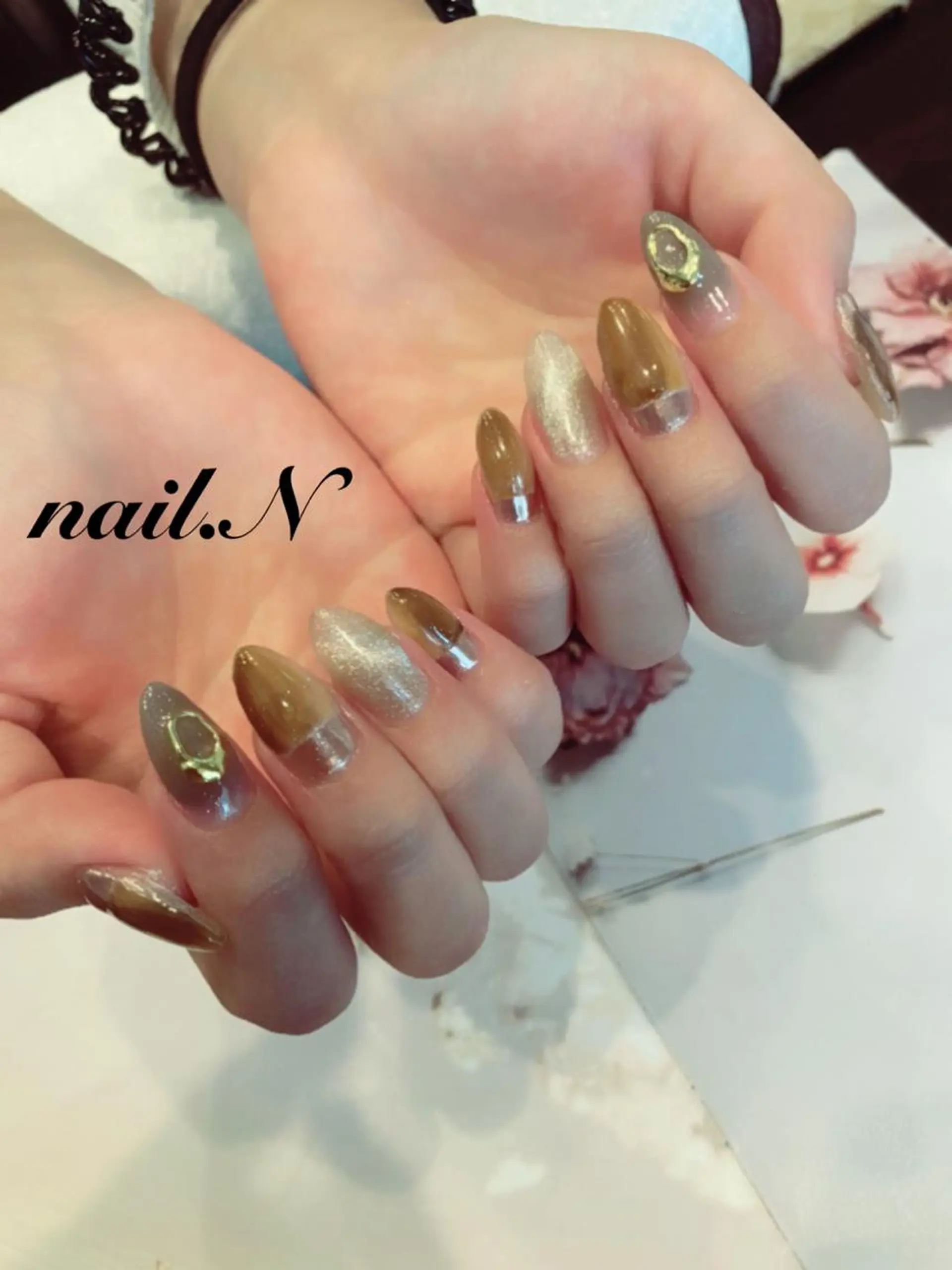 ネイル マグネットネイル ミラーネイル ニュアンスネイル nail.N所属・斉藤 尚子のネイルデザイン
