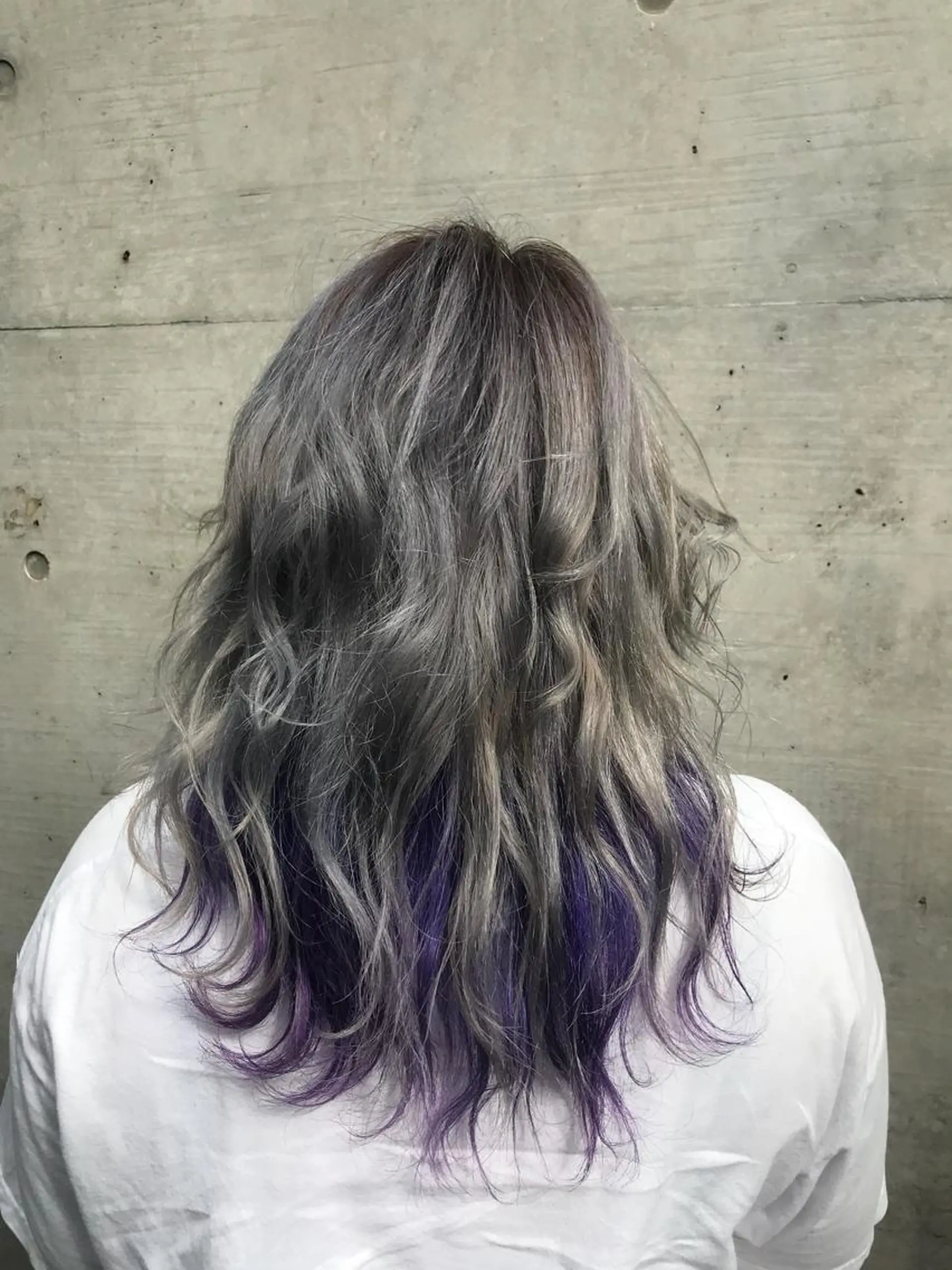 セミロング カラー シルバー バイオレットカラー ていねい技術No.1 🌈諏訪 健太のヘアスタイル