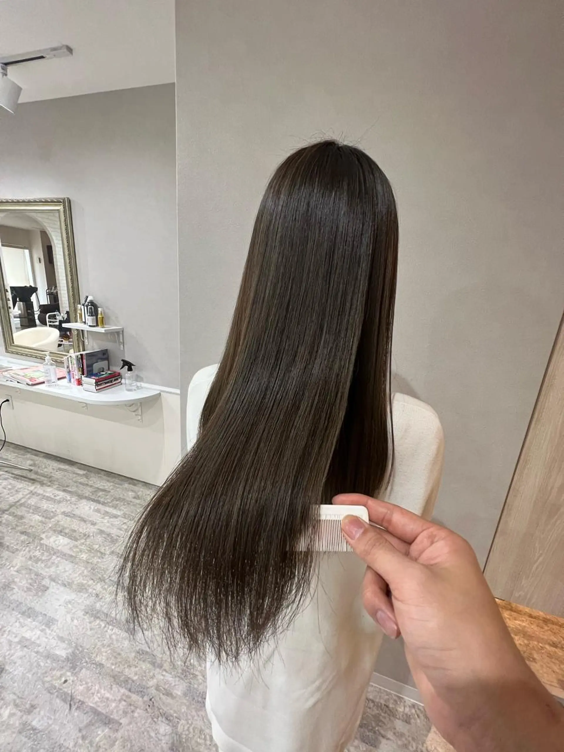ロング カット ヘアカラー トリートメント 髪質改善 貸切サロンのヘアスタイル