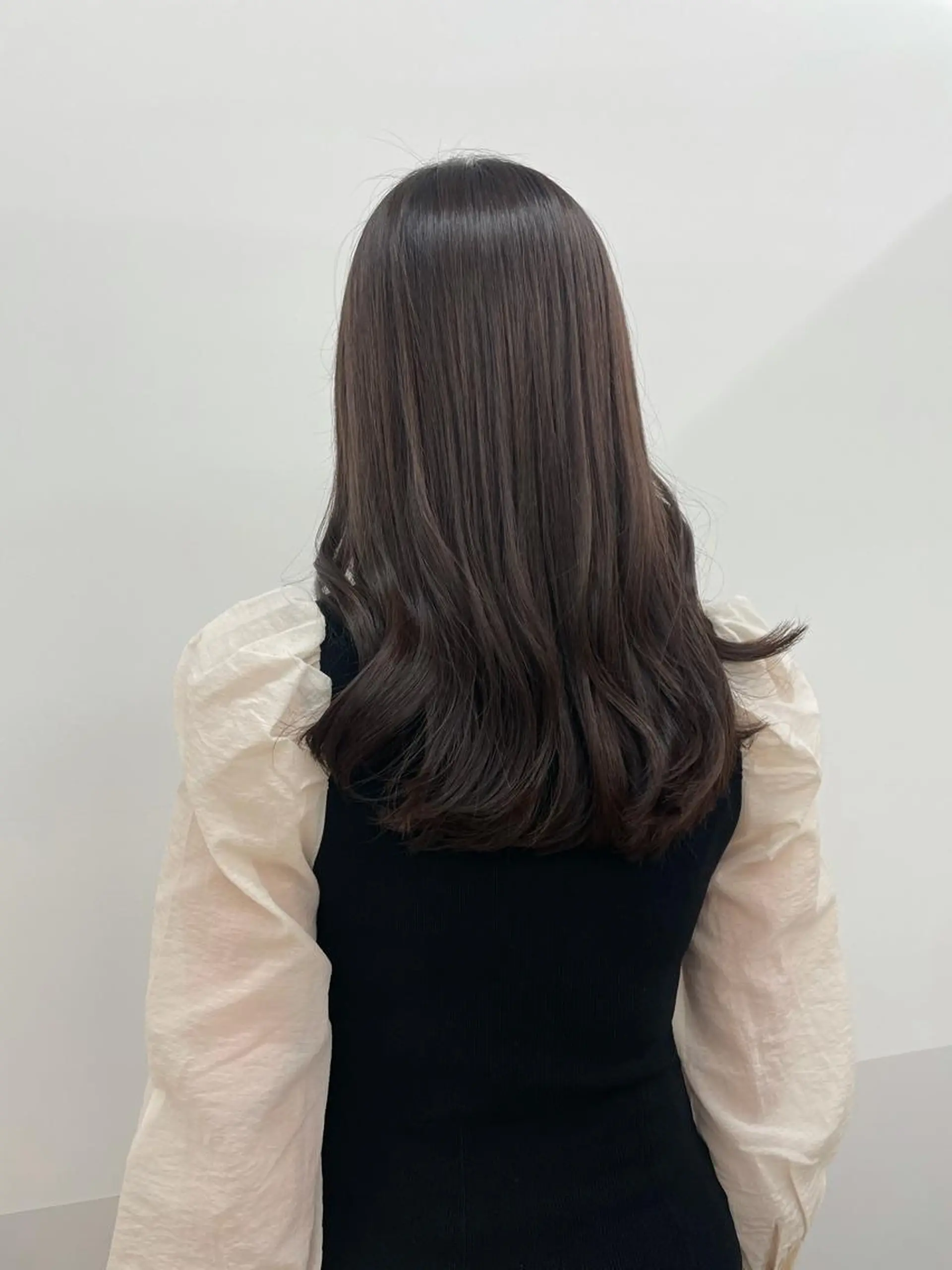 セミロング HARUNA🤍 色持ち良いツヤ髪のヘアスタイル