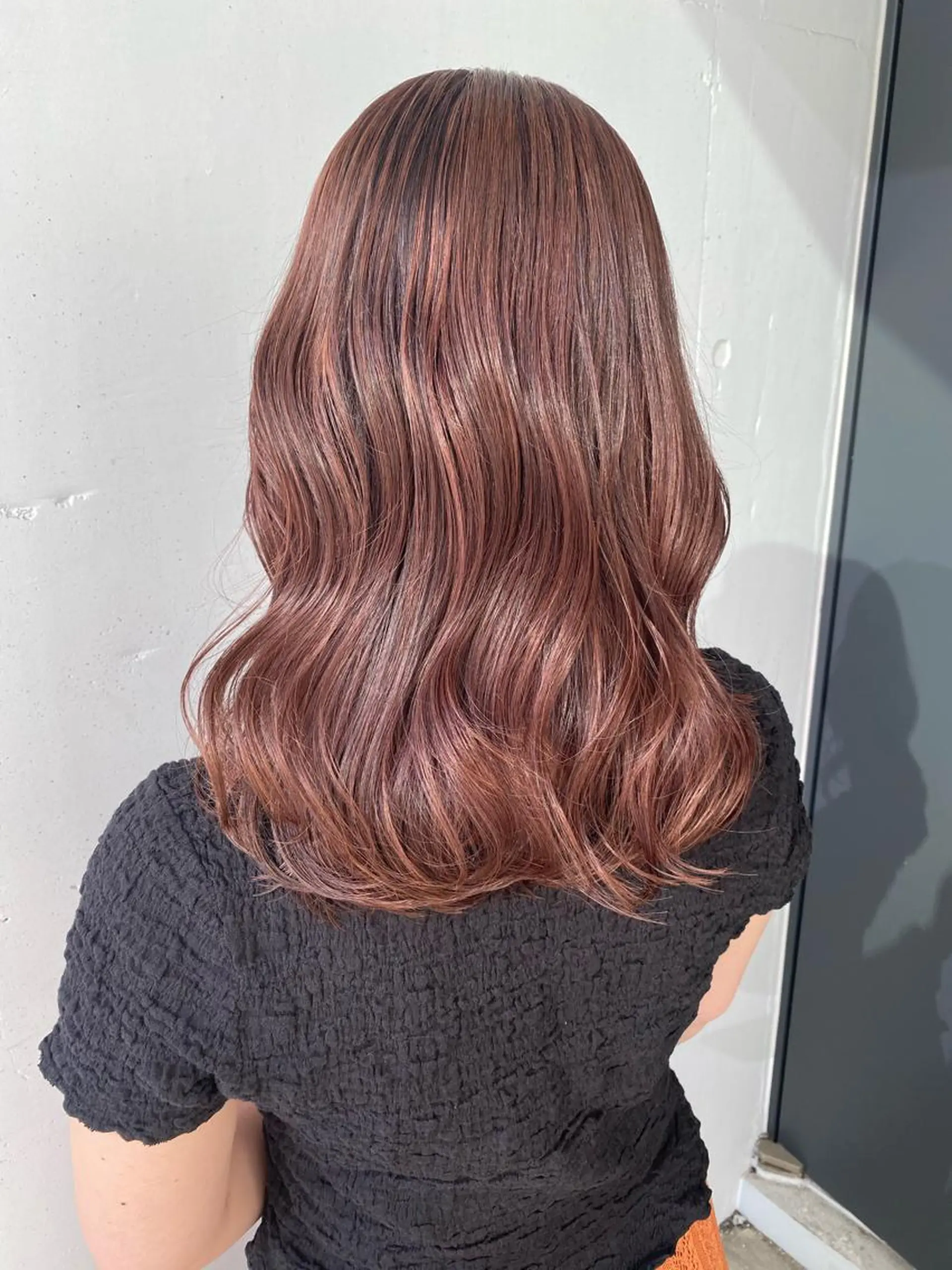 ミディアム カラー ミディアムパーマ 学生 トリートメント ヘアカラー トリートメント 髪質改善特化❇️ ストウシンゴのヘアスタイル