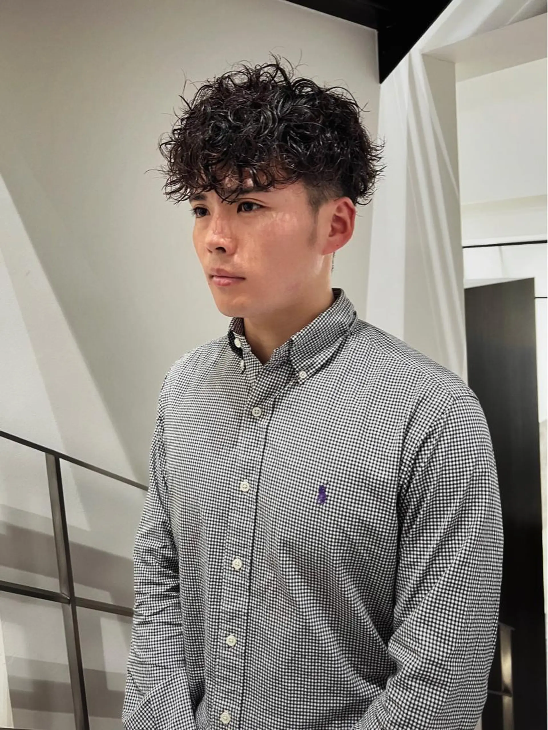 パーマ メンズ メンズパーマ ツイストスパイラルパーマ スパイラルパーマ カット パーマ Qin shaire salon 原宿verno店所属・【センターパート】 ETO／江藤翼の眉毛・アイブロウイメージ