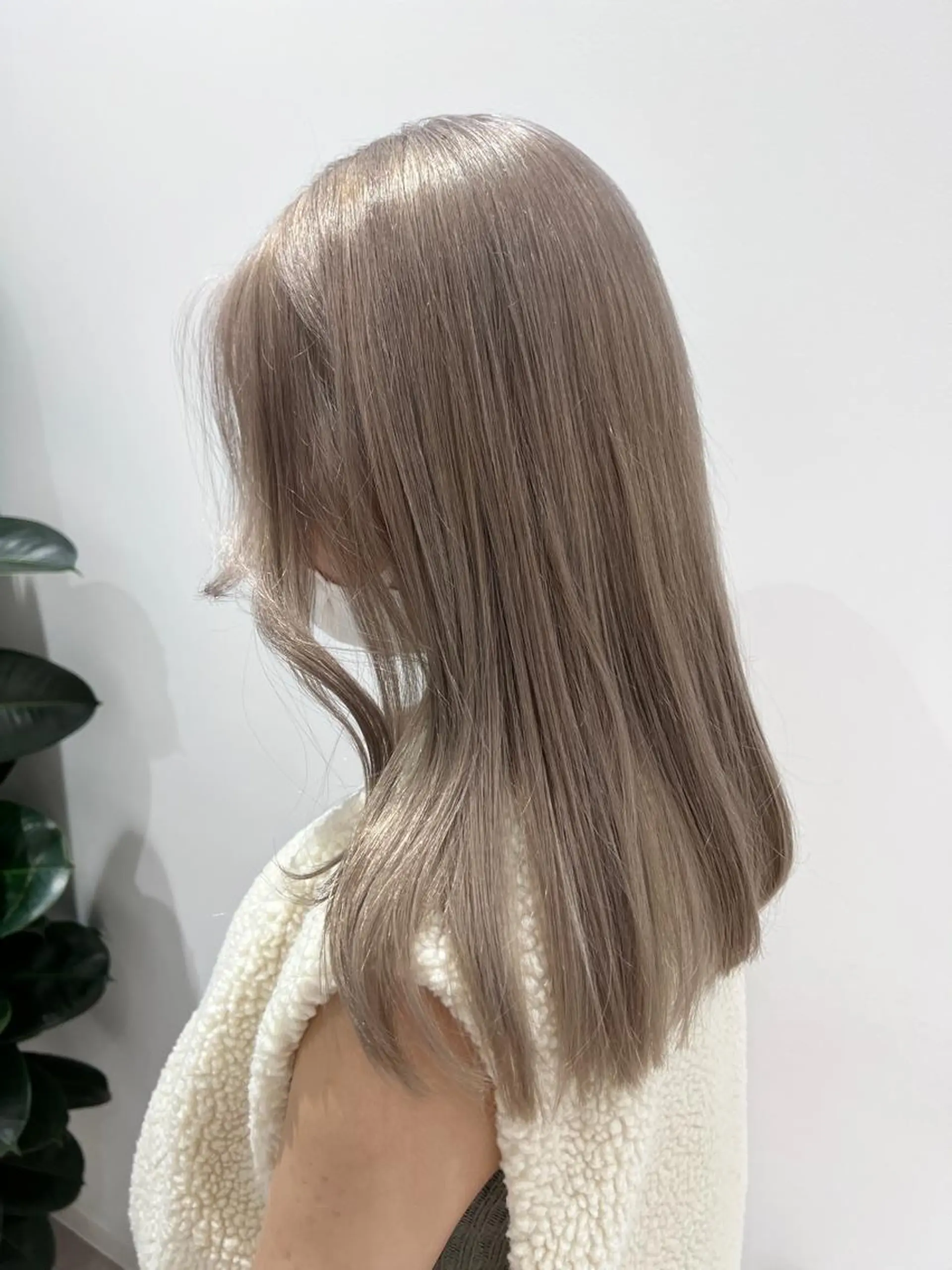 ミディアム カラー カット ヘアカラー トリートメント ally hairsalon所属・Emi .のヘアスタイル
