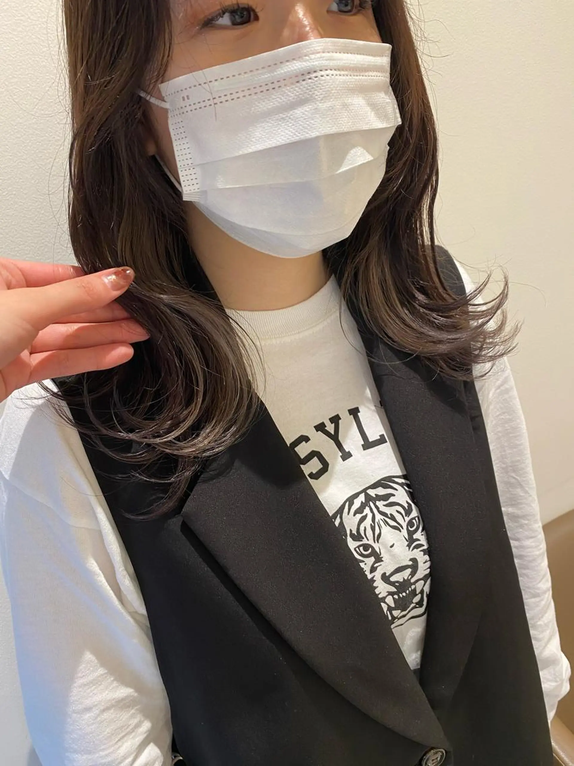 セミロング カラー カット ヘアカラー トリートメント プレイングカラー🤍 細めハイライトのヘアスタイル