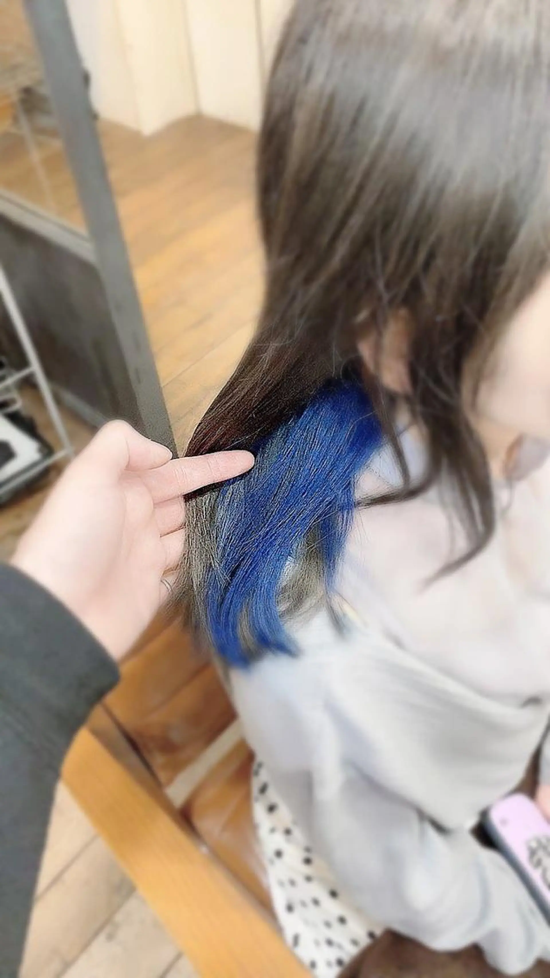 ミディアム カラー ブリーチ ブルーカラー グレージュ トリートメント 國分 伸也のヘアスタイル