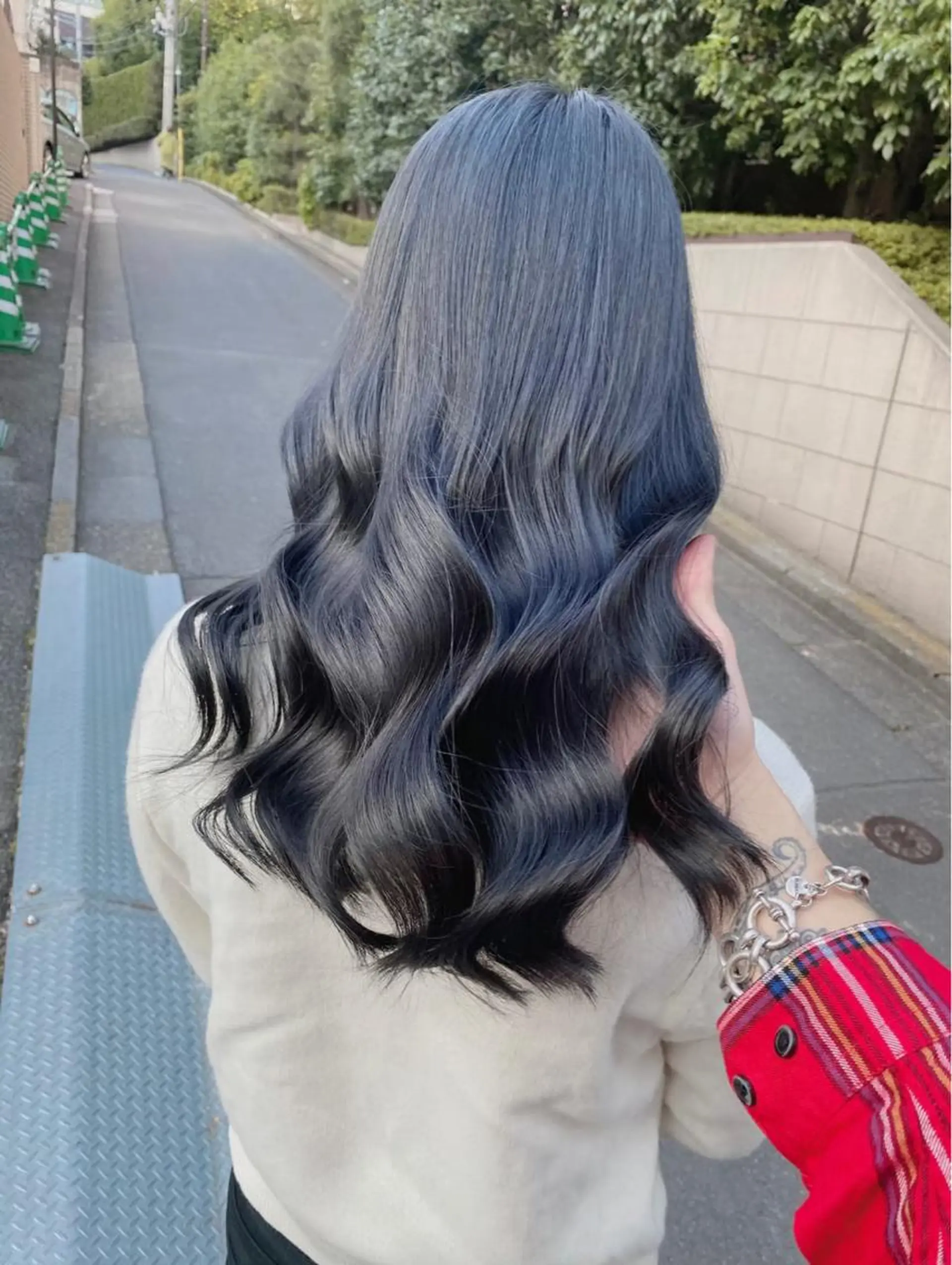 ロング カラー ヘアカラー トリートメント ヘアセット 🩶【推しハイトーン 】yuzu🩶のヘアスタイル