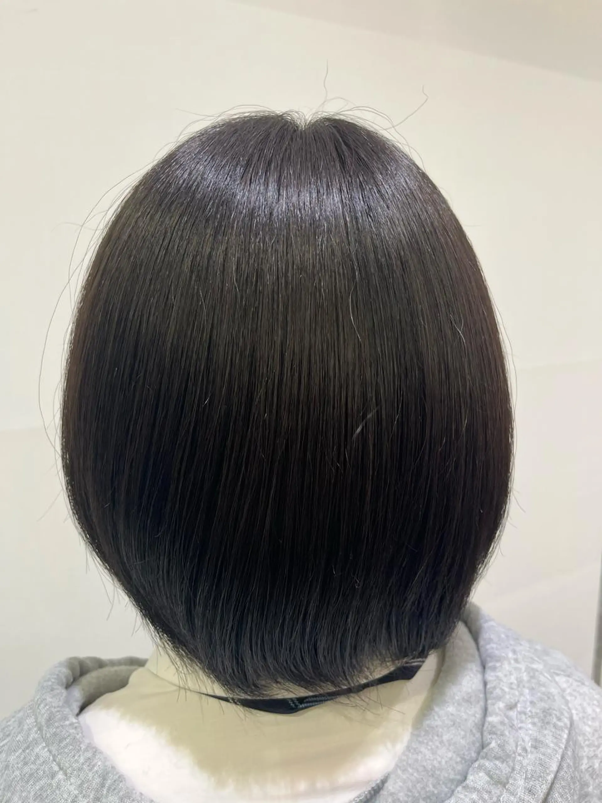 カラー 黒髪 ブルーカラー ブルーブラック 伊佐 愛のヘアスタイル