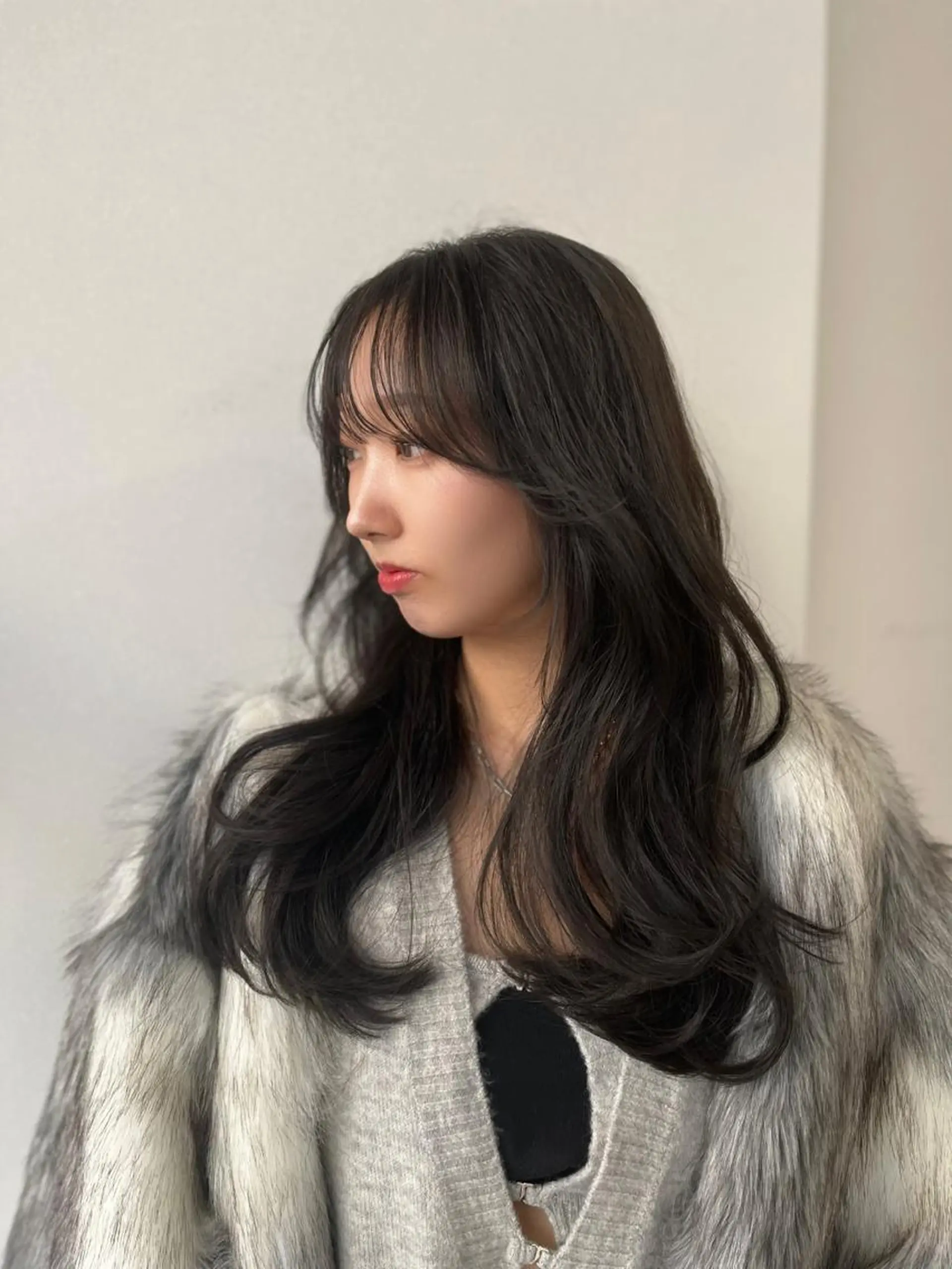 ロング 韓国ヘア レイヤーカットのヘアスタイル